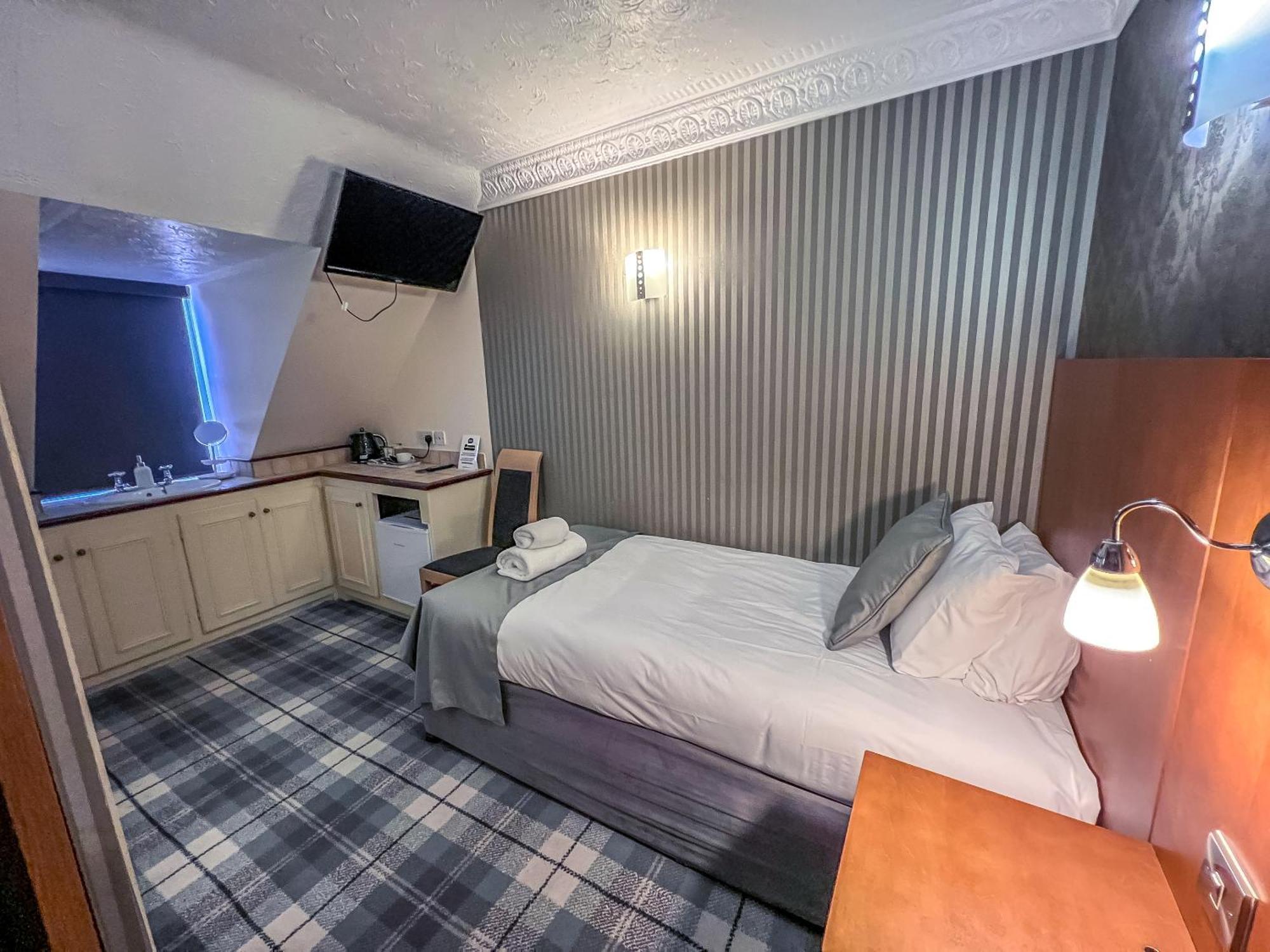 Standard Single Room with Shower