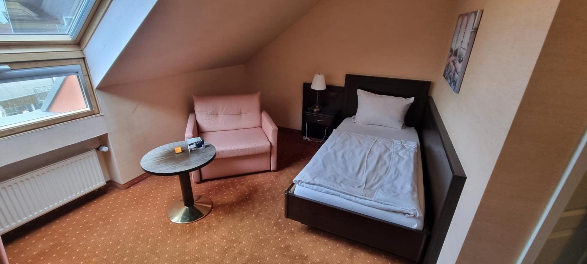 Standard Single Room,1673652168:JPEG