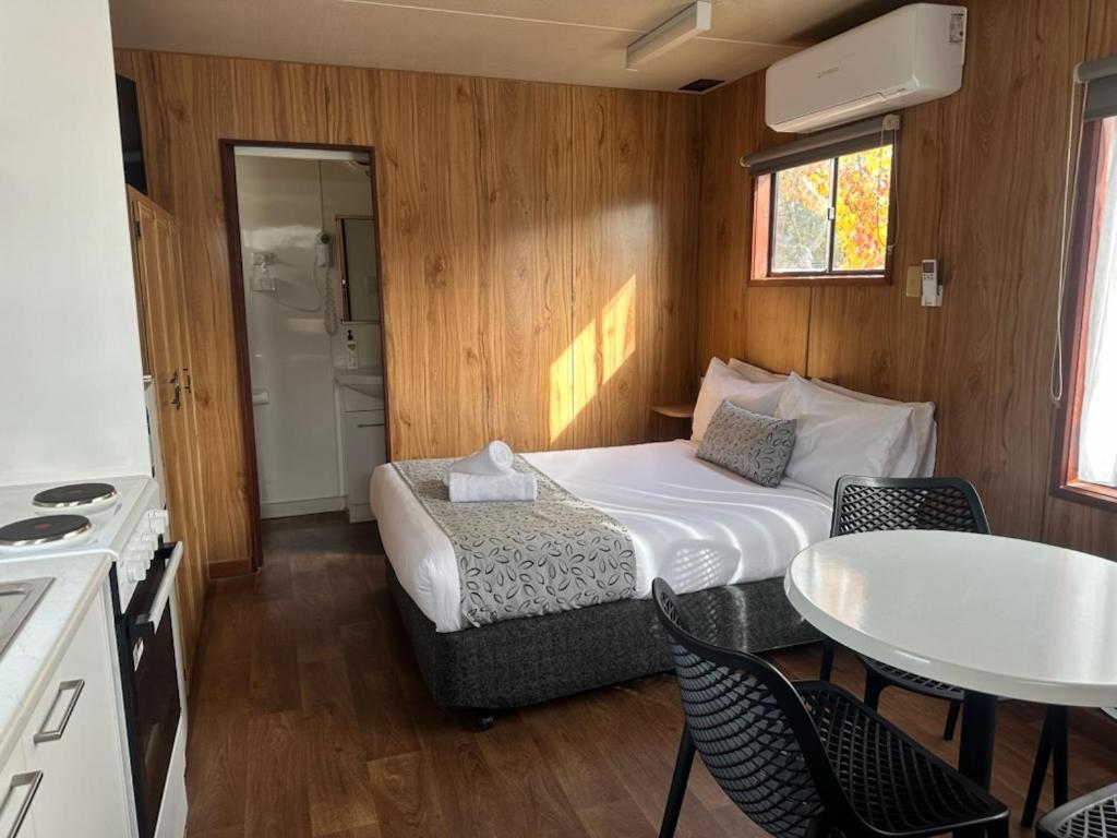 Studio Cabin