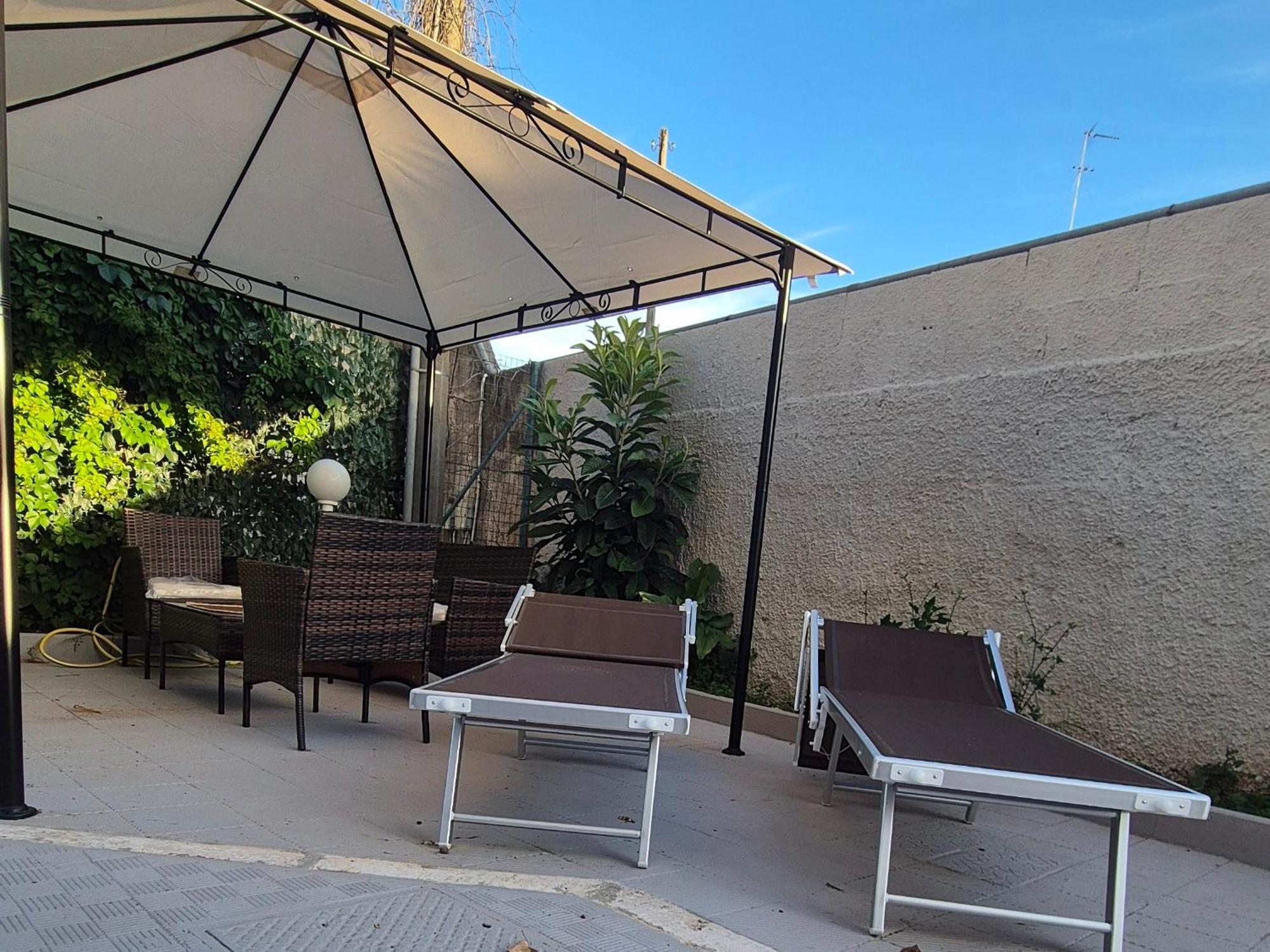 Family Room Garden View