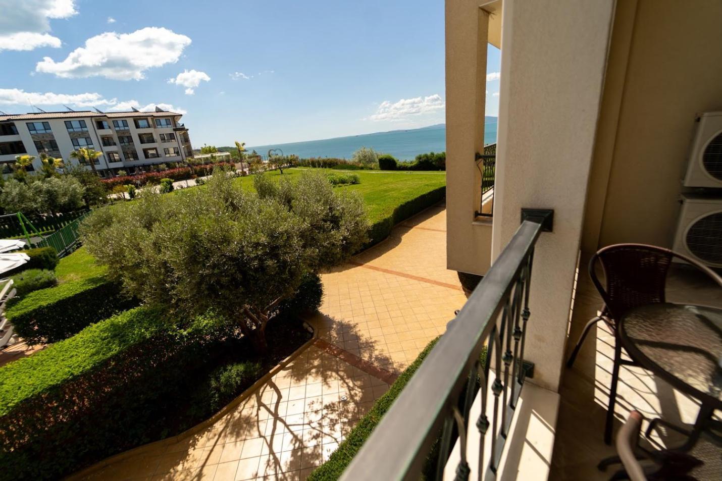 One-Bedroom Apartment Sea Pool View
