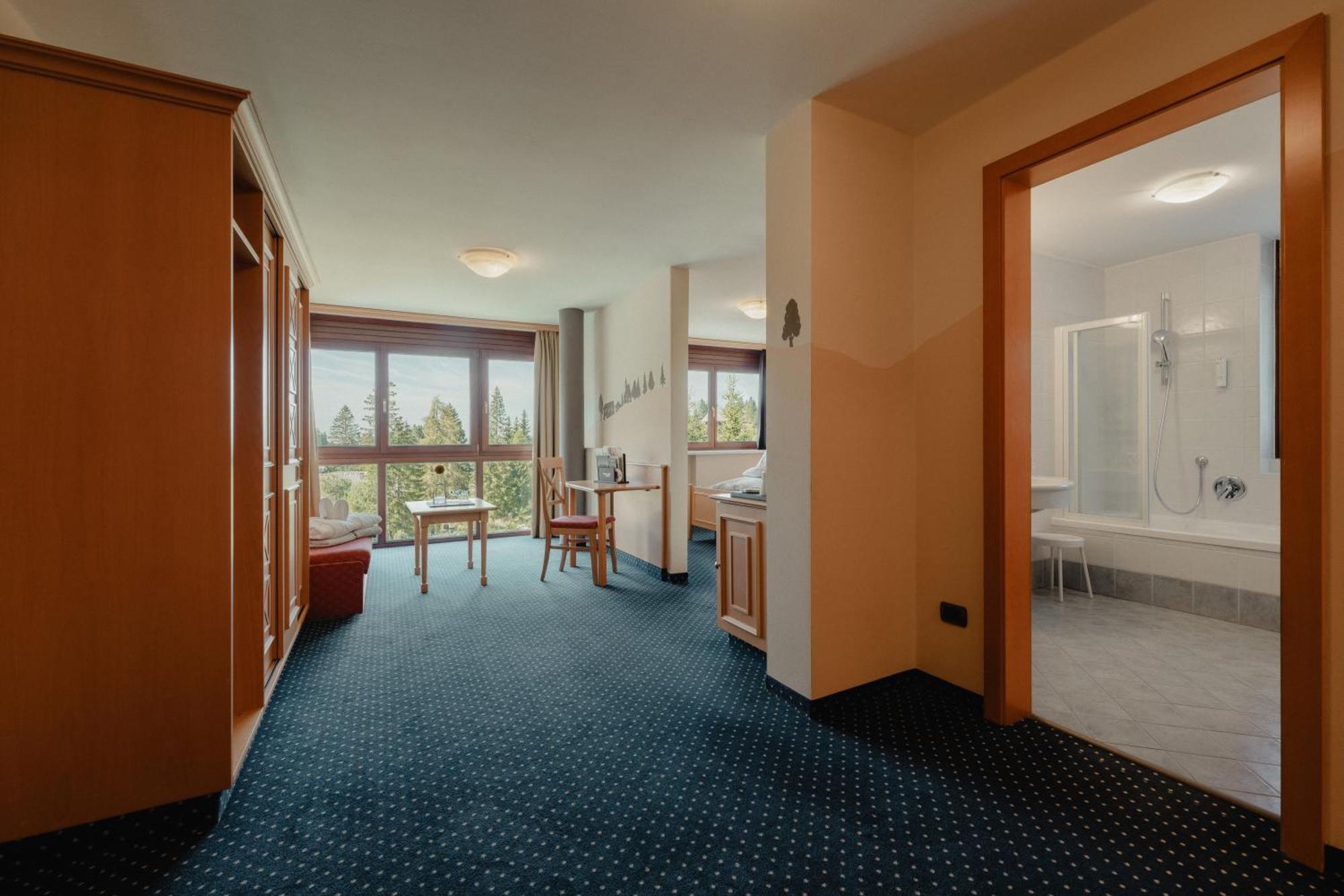 Two-Bedroom Suite,1675799265:JPEG