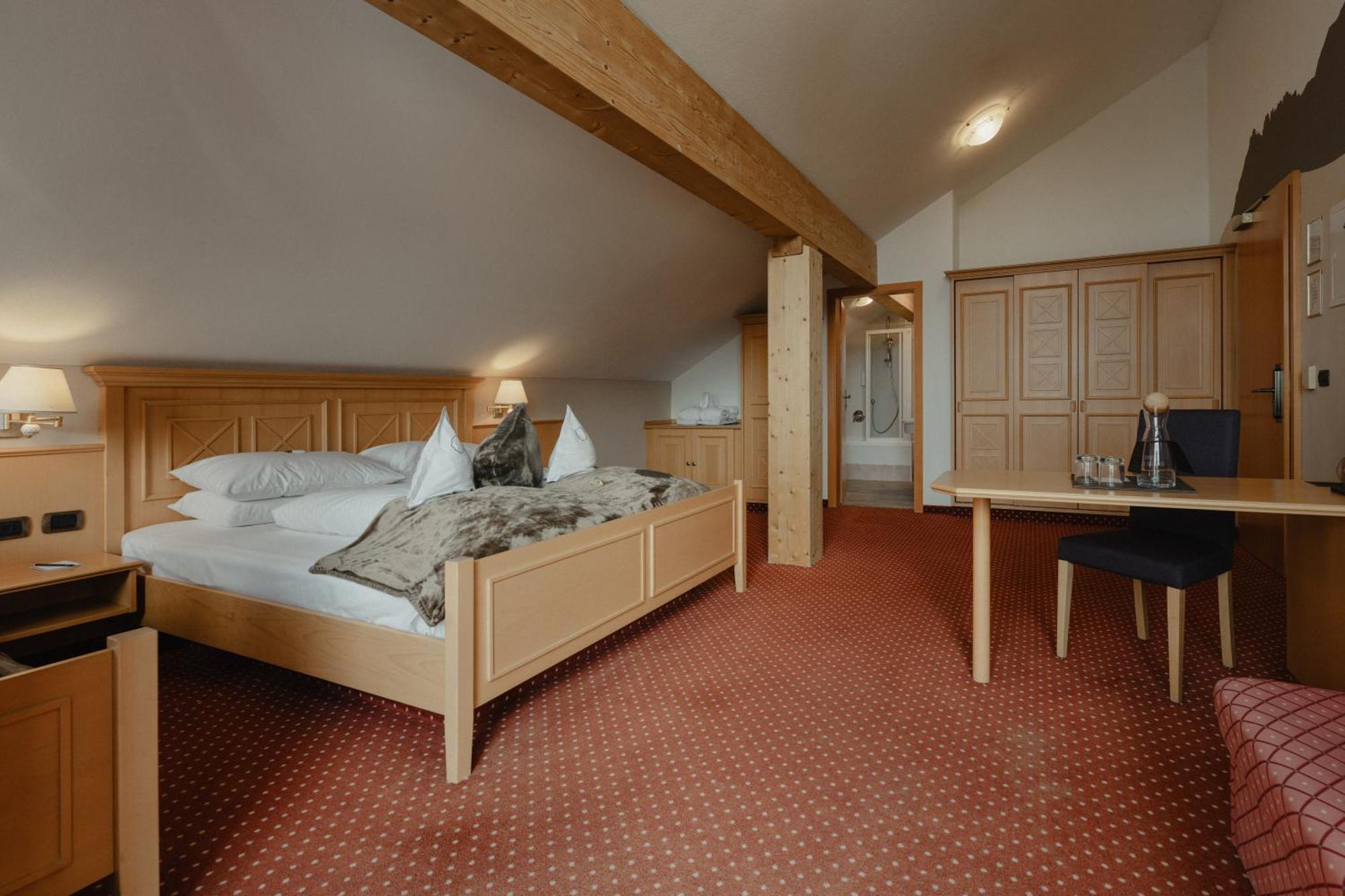 Junior Suite,1675799261:JPEG
