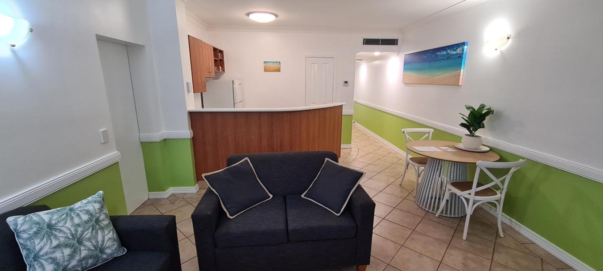 Deluxe One-Bedroom Apartment Garden View