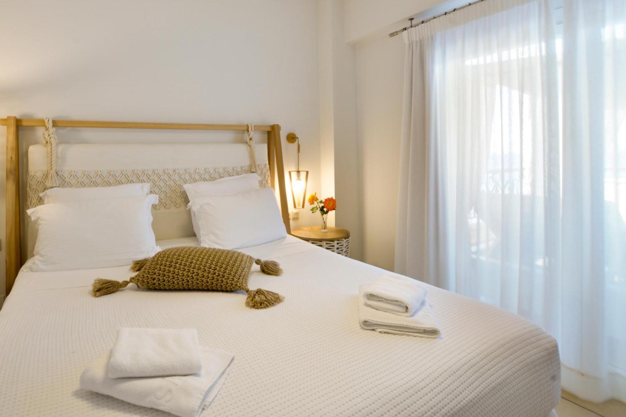 Honeymoon Suite