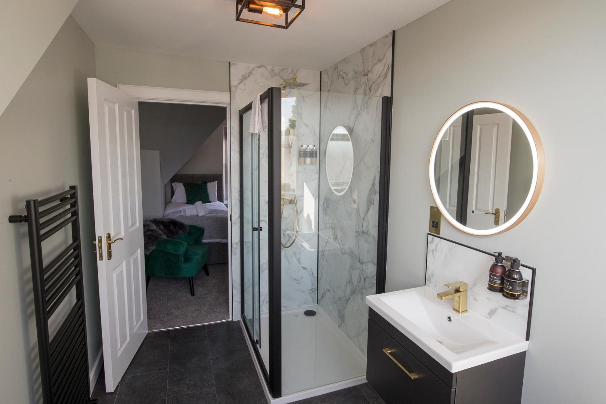 Twin Room with Private Bathroom