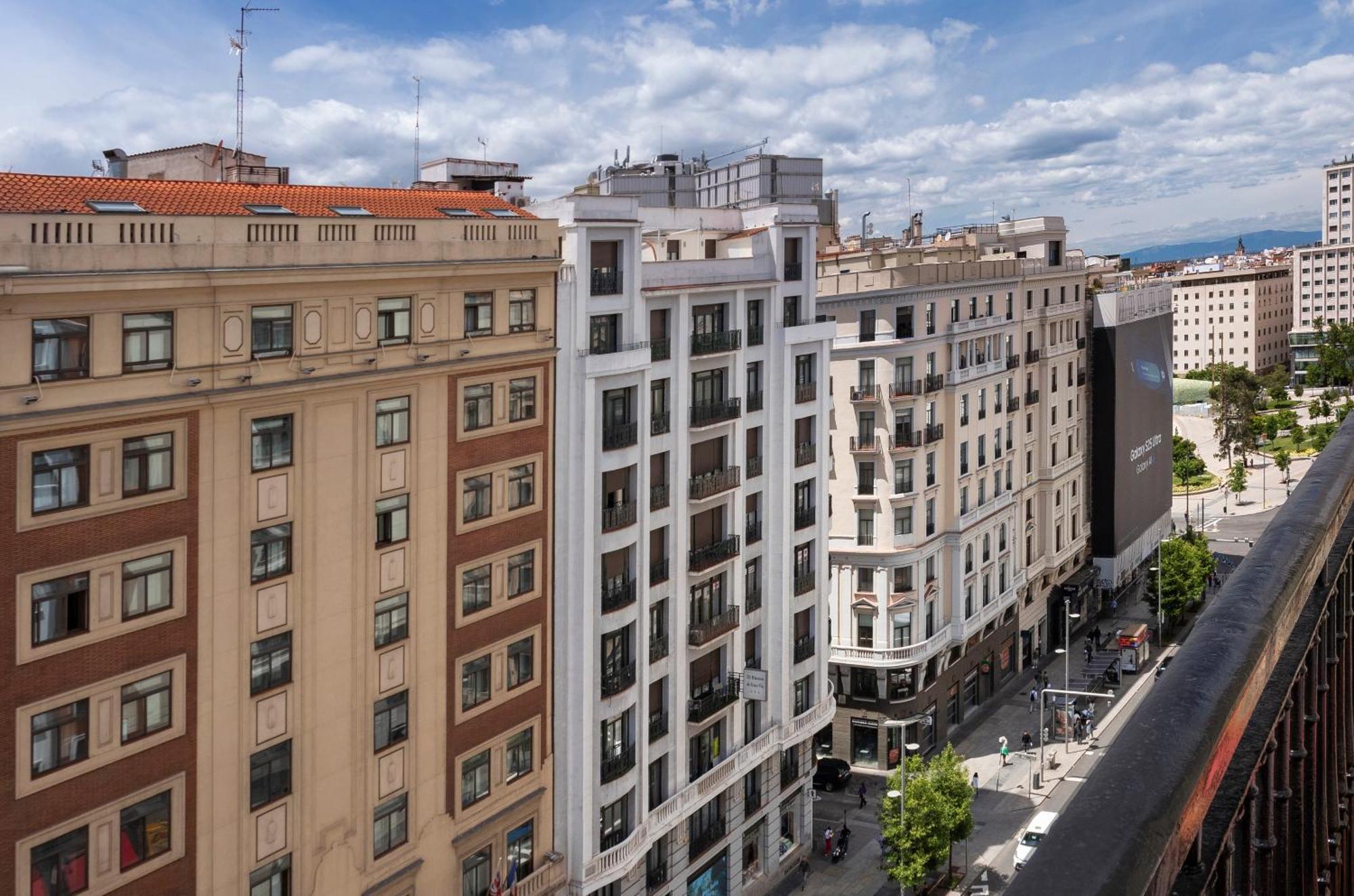 Superior Triple Room Gran Via Street View,1677171238:JPEG