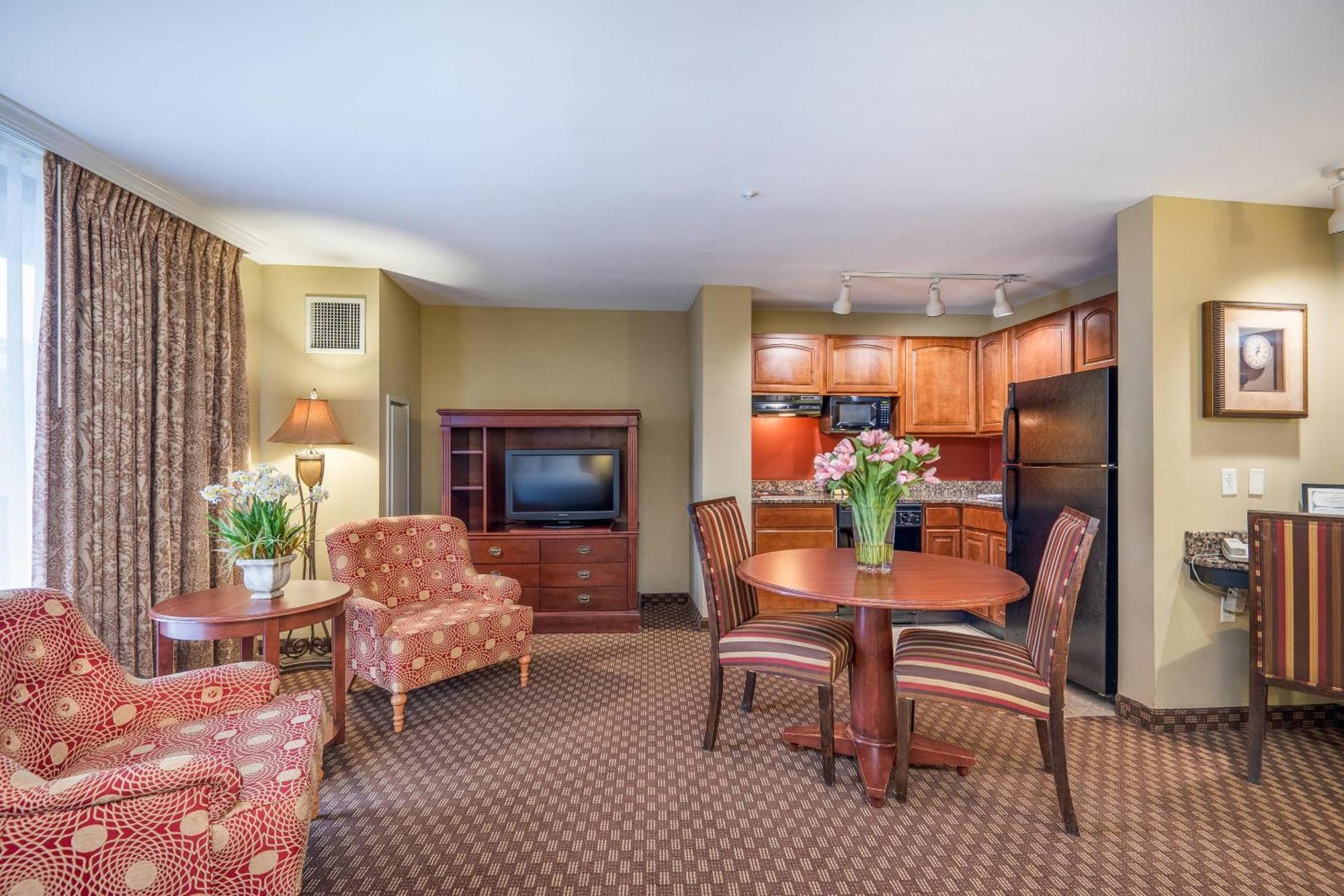 Suite Efficiency mit 2 Queensize-Betten, barrierefrei – Nichtraucher