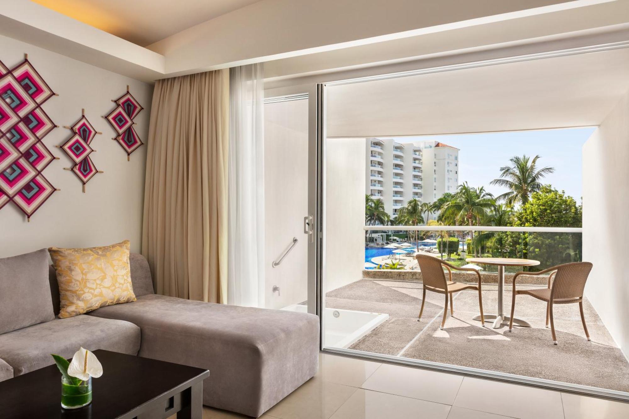 Junior Suite Partial Ocean View 1 King