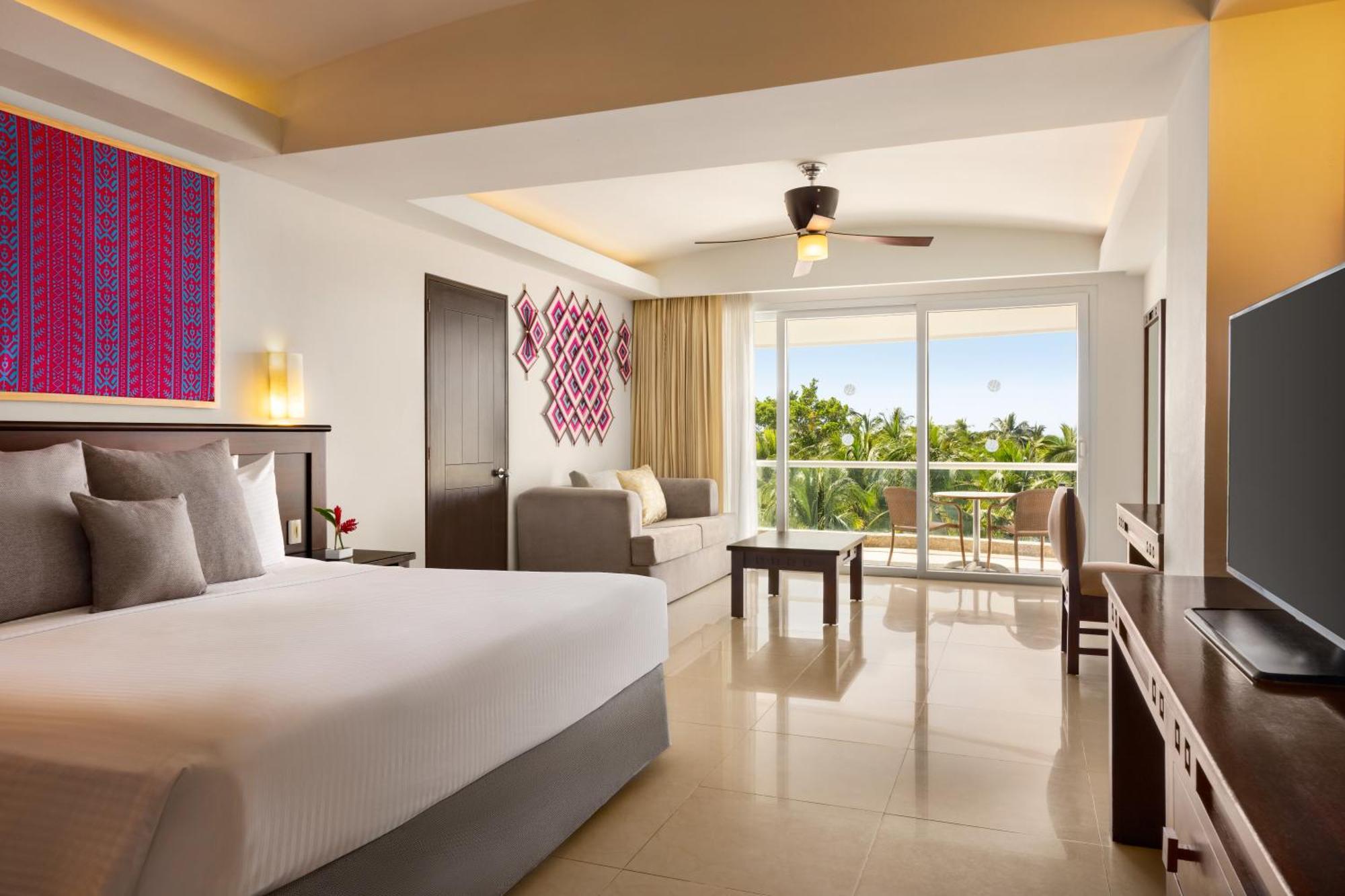 Junior Suite Tropical View 1 King