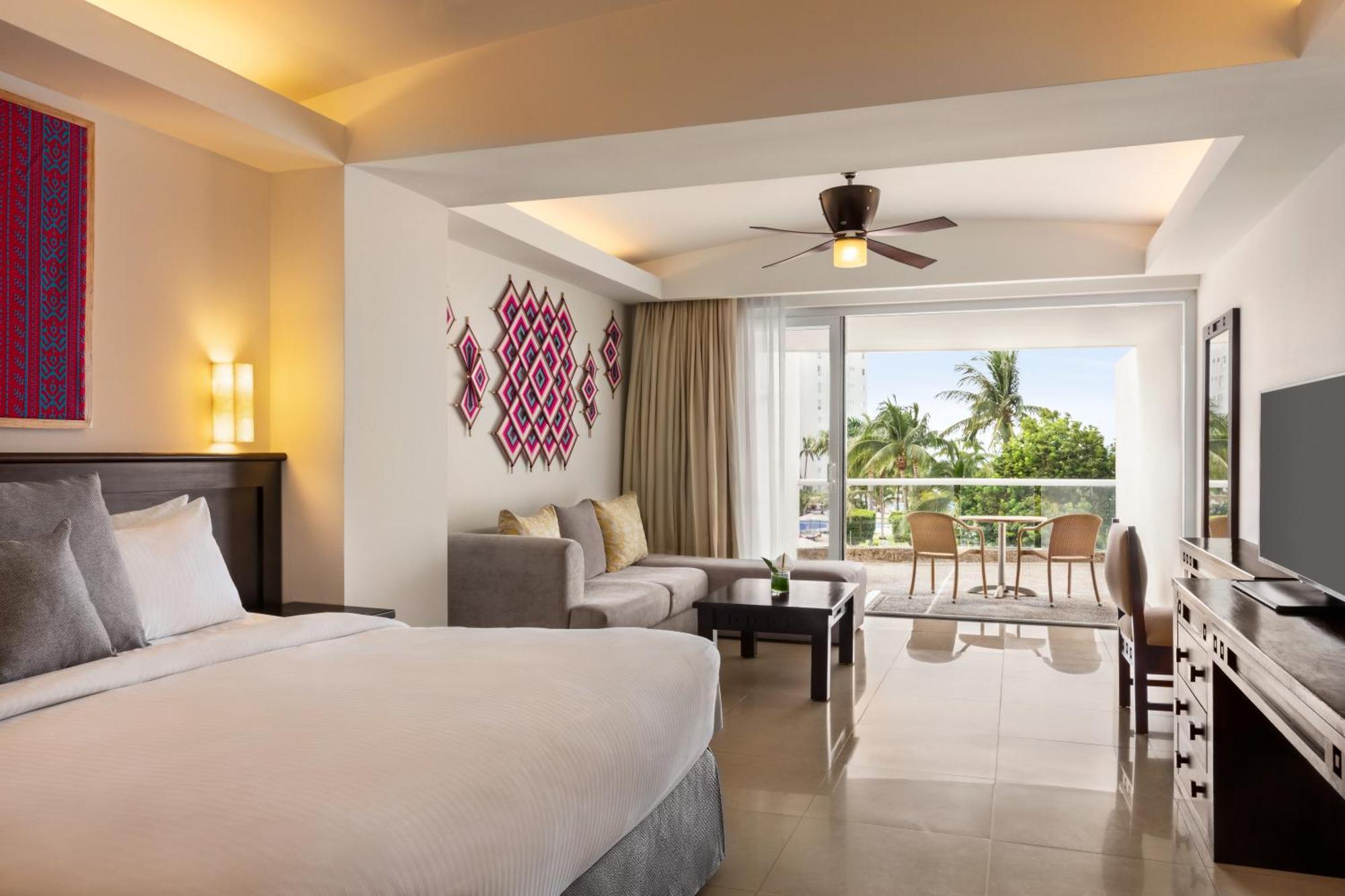 Junior Suite Partial Ocean View 1 King
