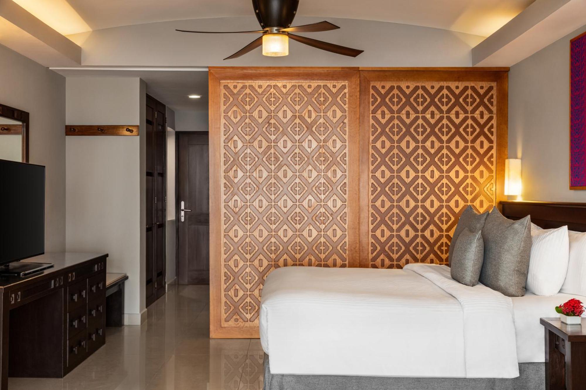 Junior Suite Tropical View 1 King