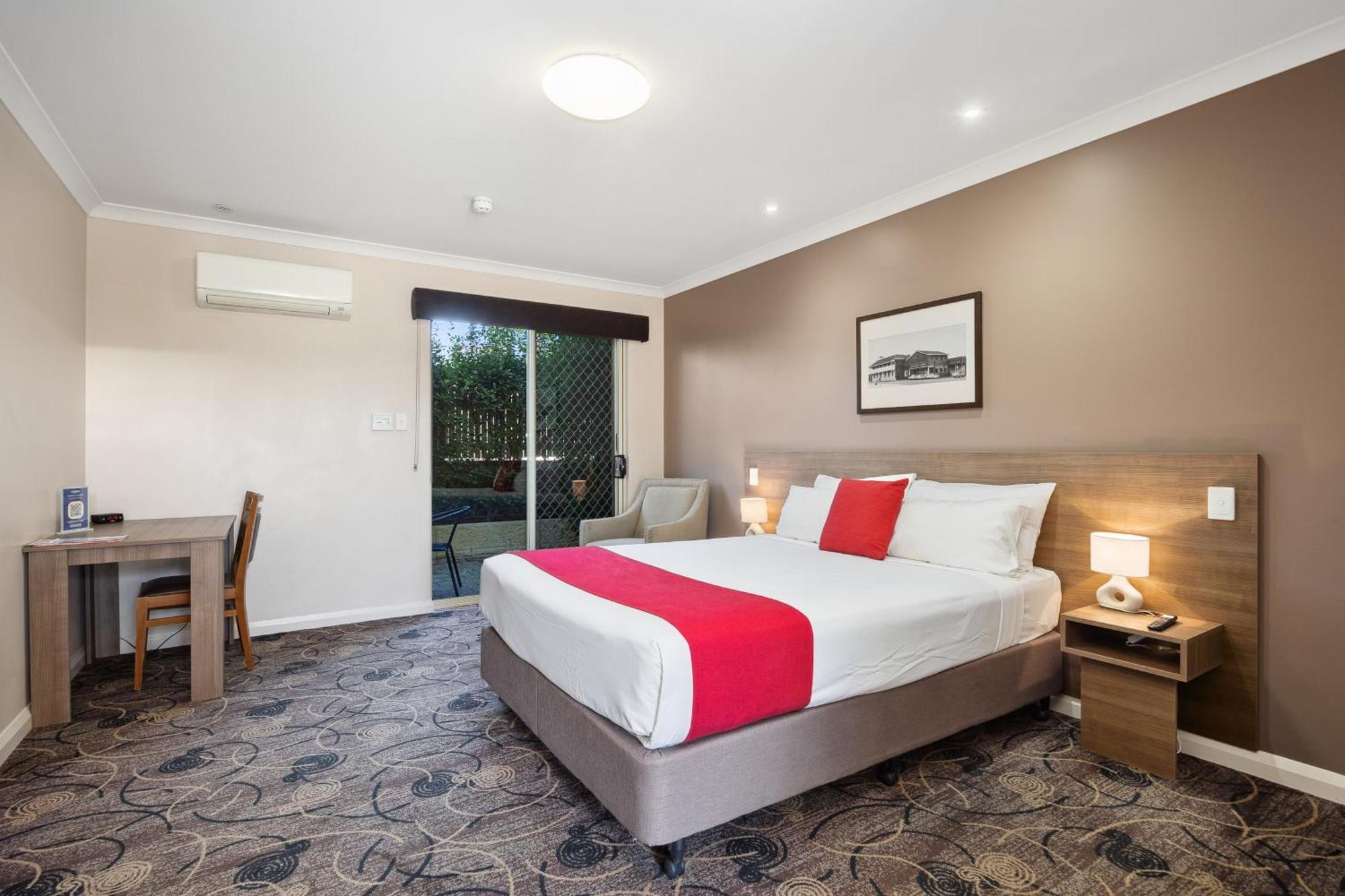 Premium Queen Room