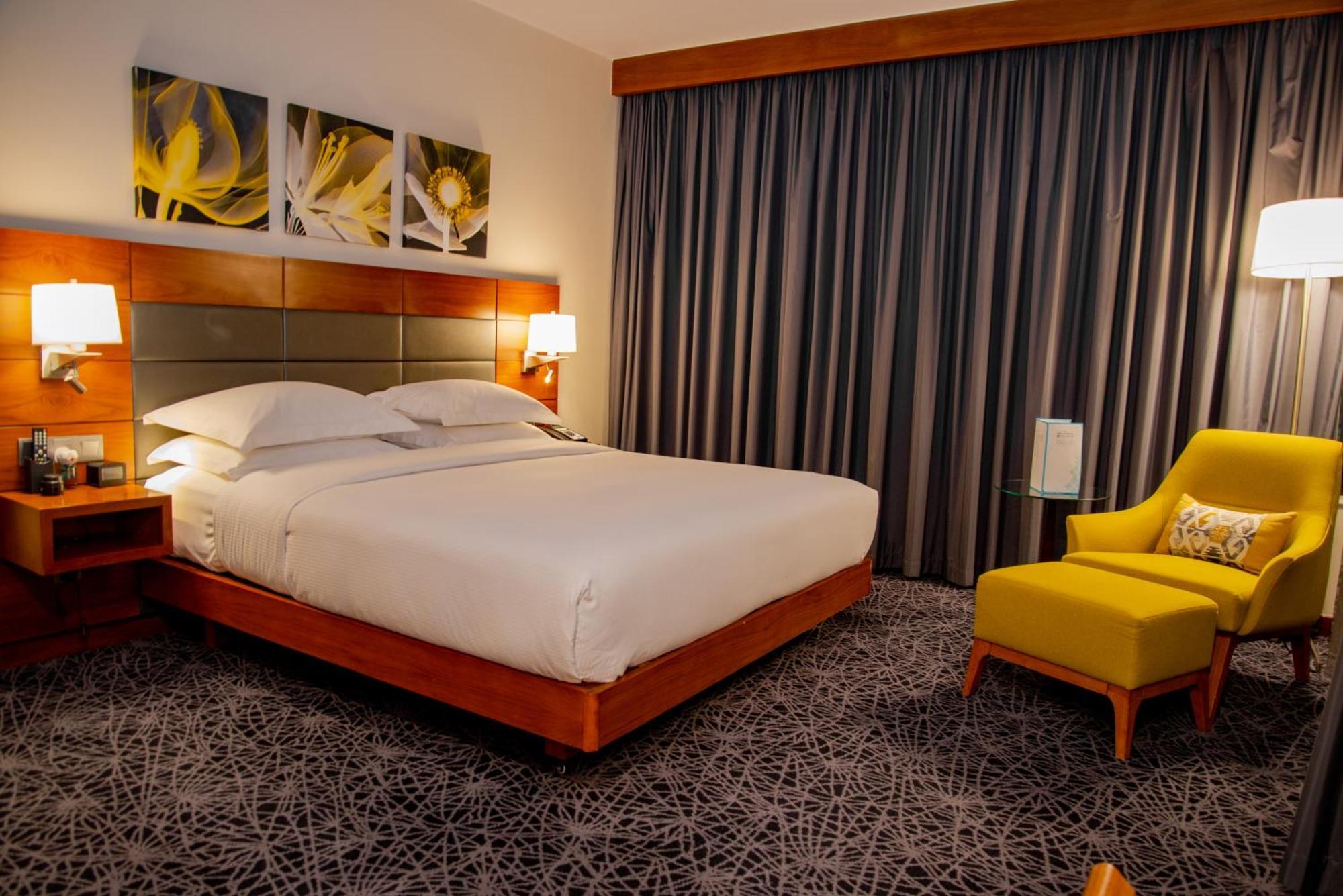 One-Bedroom King Suite