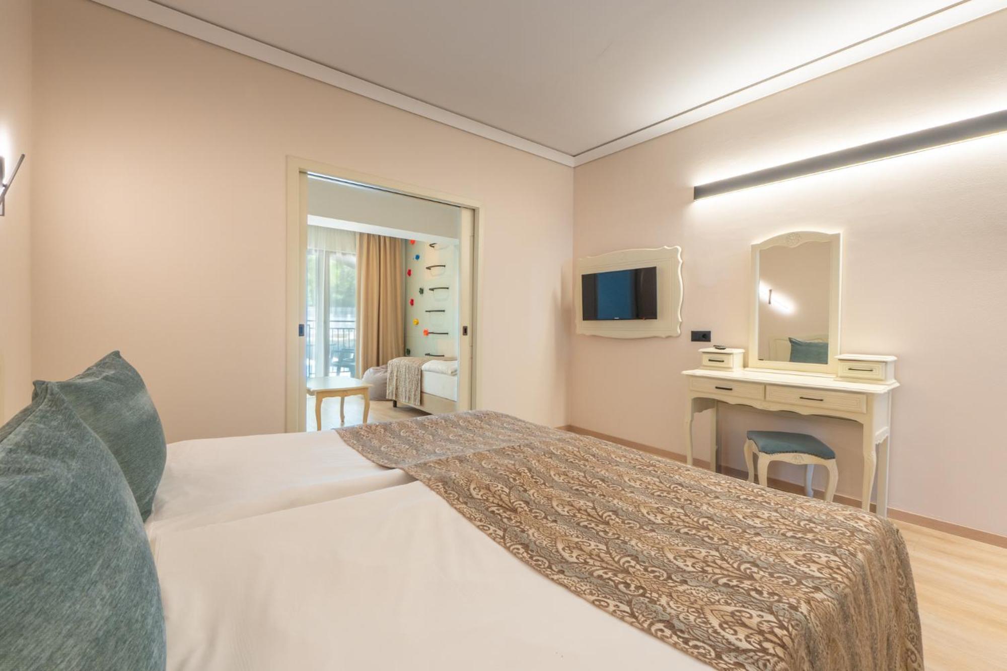 Family Room – Aquapark Beach Access