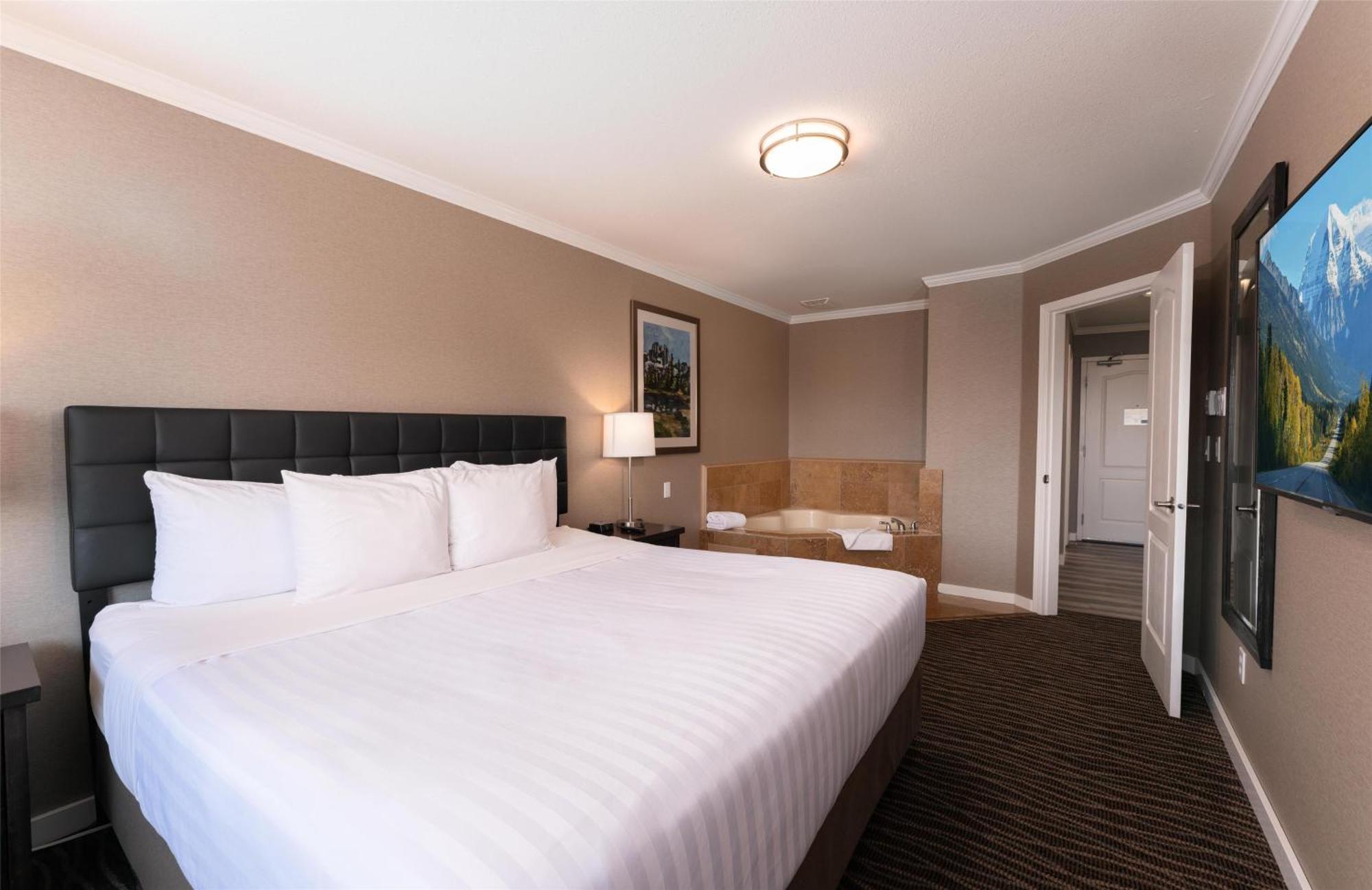 Deluxe One-Bedroom Suite