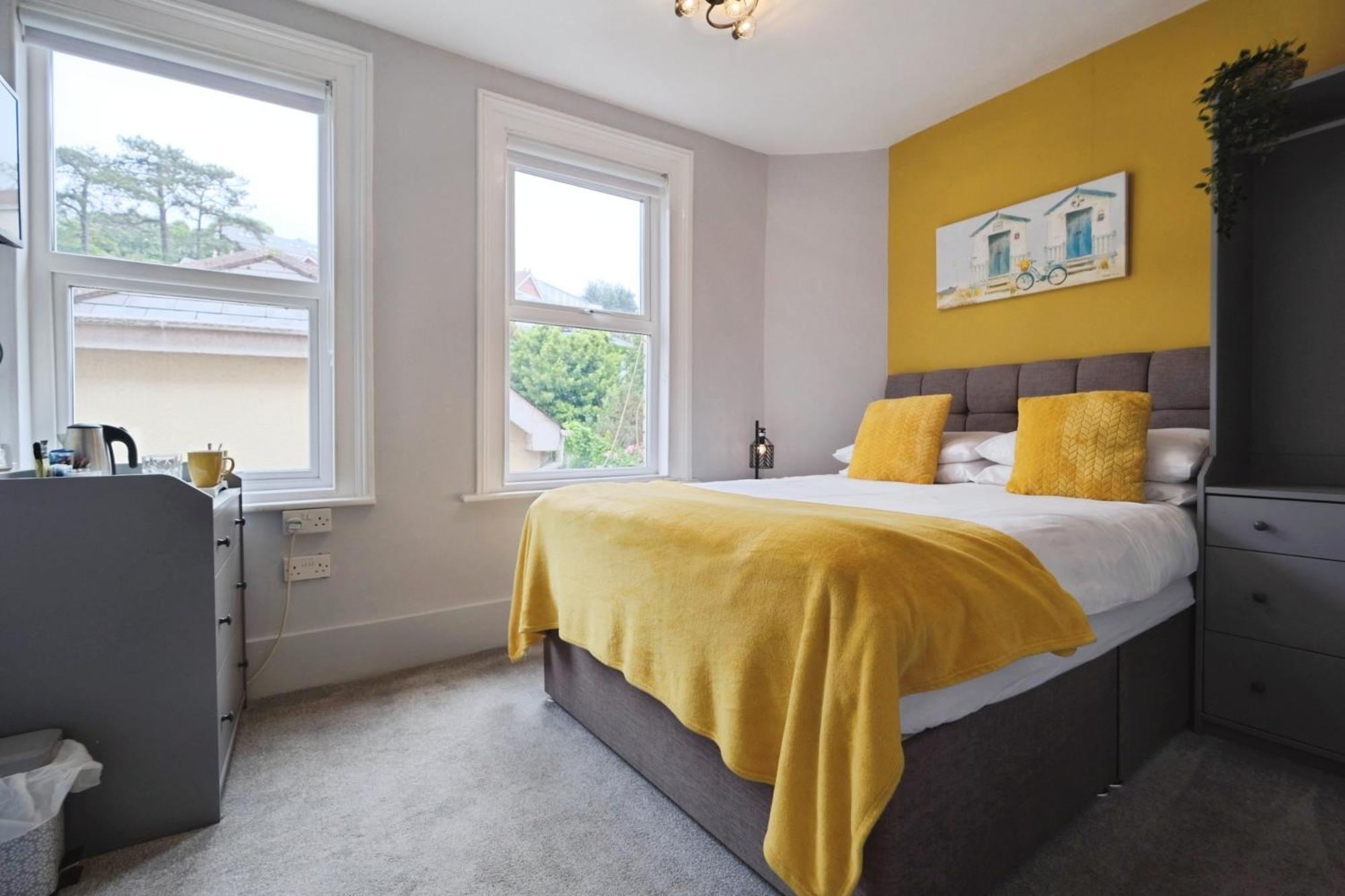Small Double Room (No Dogs)