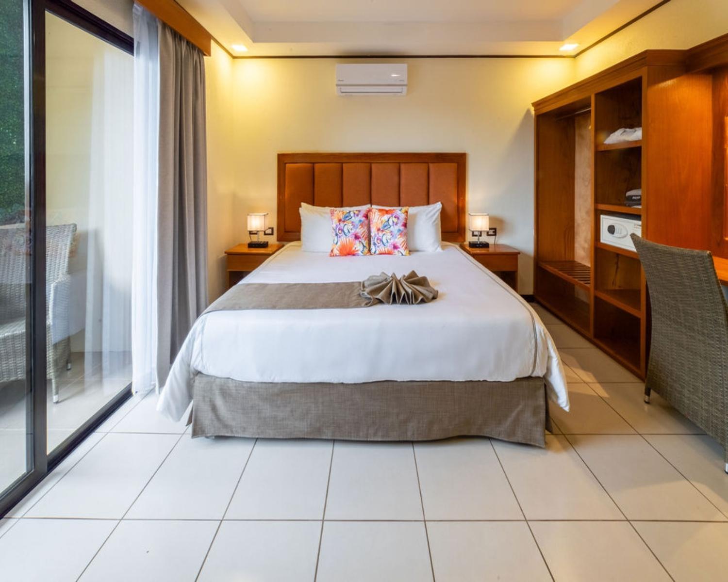 Bromelia Deluxe Kamer met Kingsize Bed