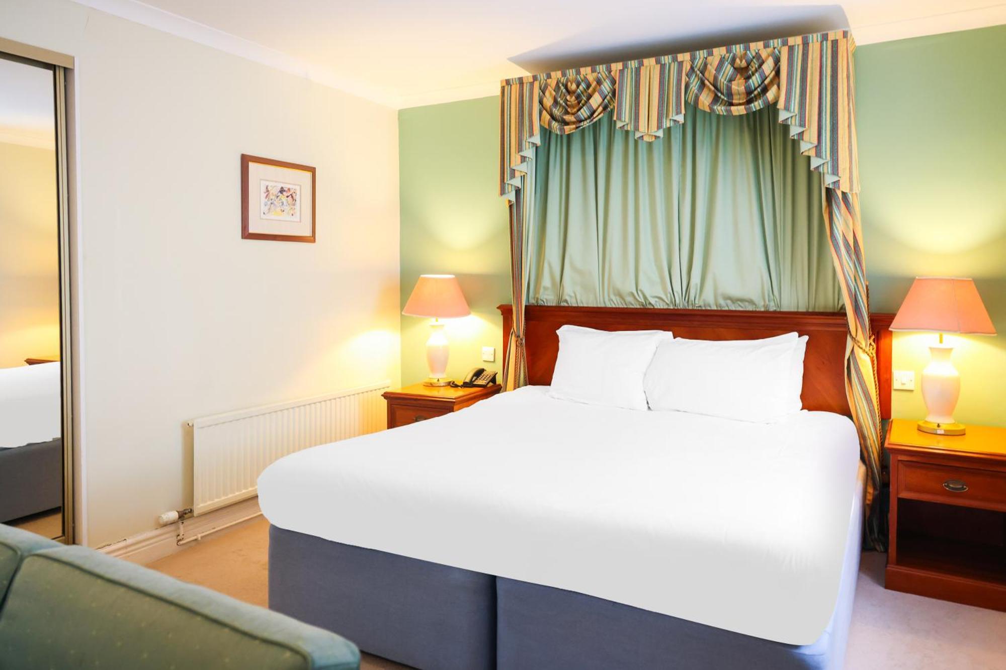 Deluxe King Suite