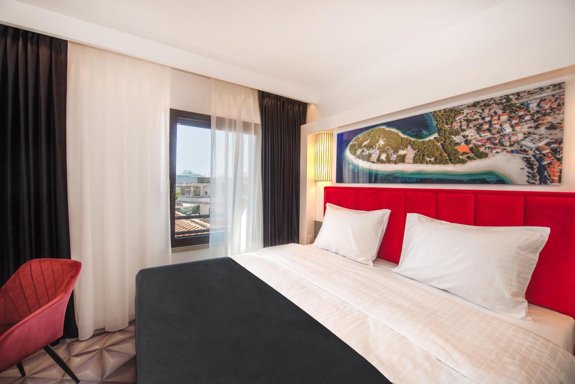 Standard Double Room with Partial Sea View