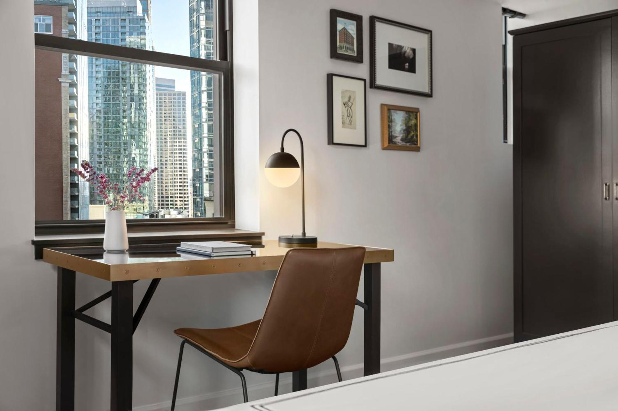 Premium King Room City View