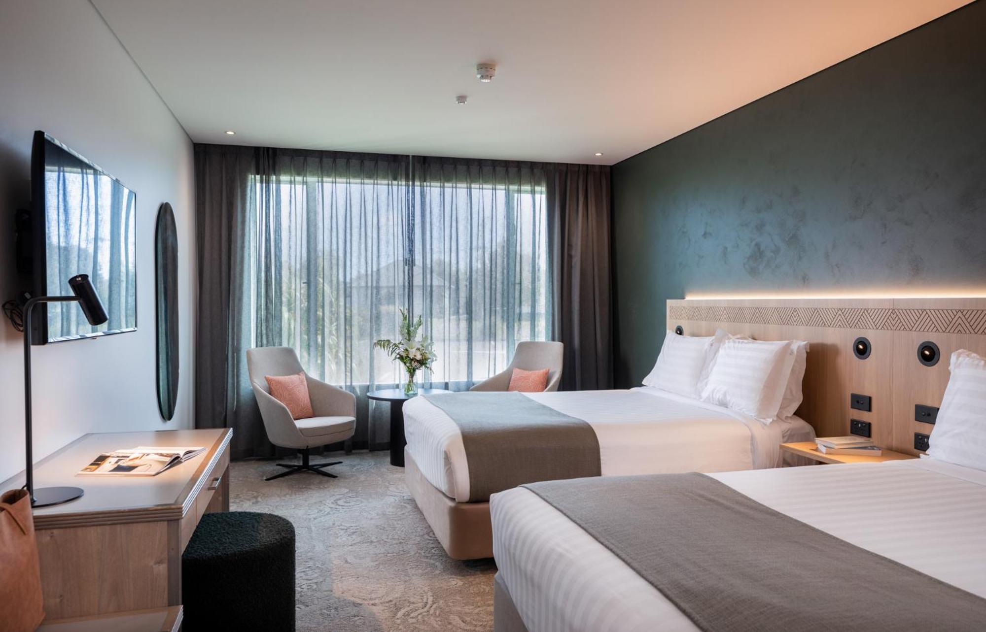 Deluxe Queen Queen Room