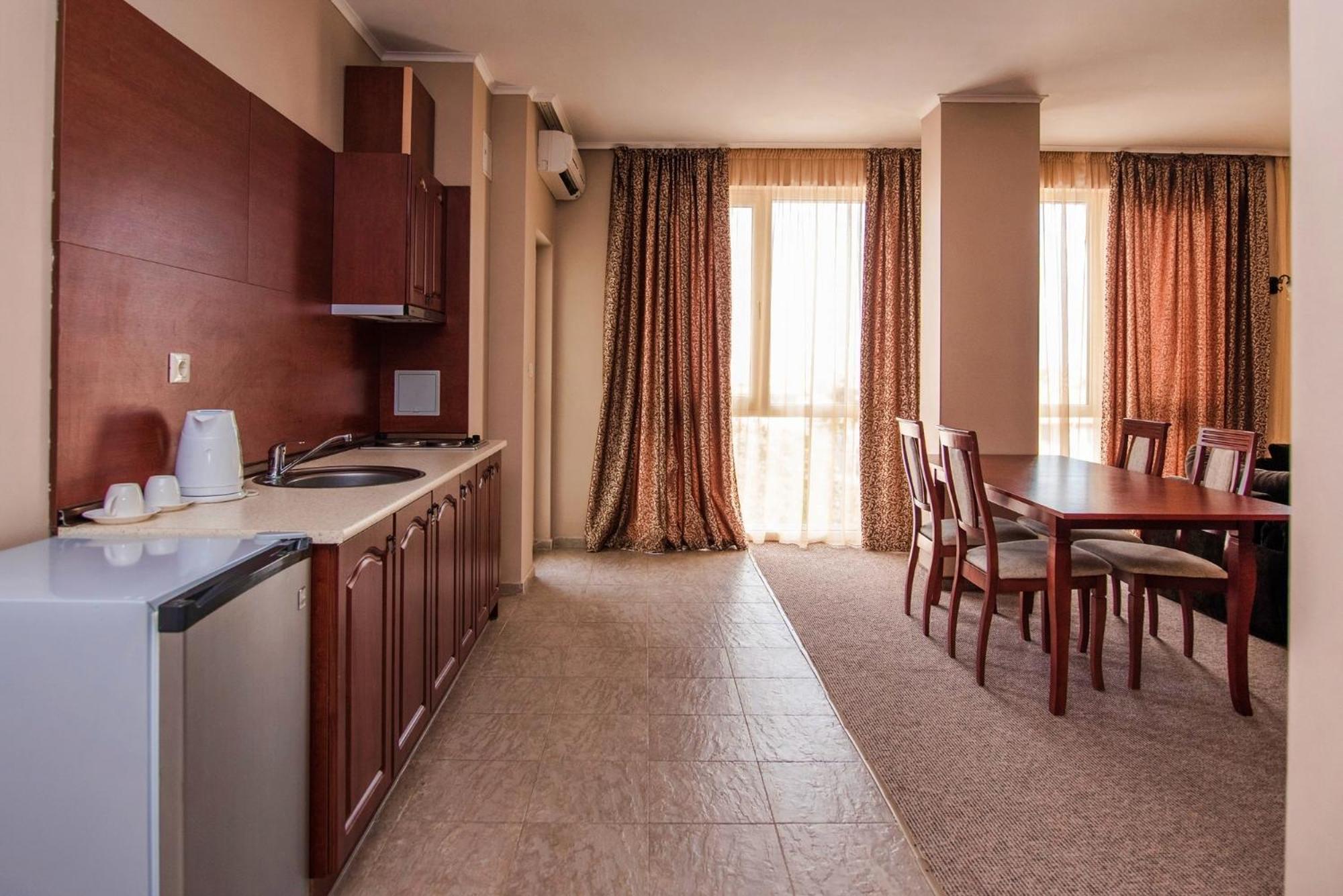 Two-Bedroom Apartment City View
