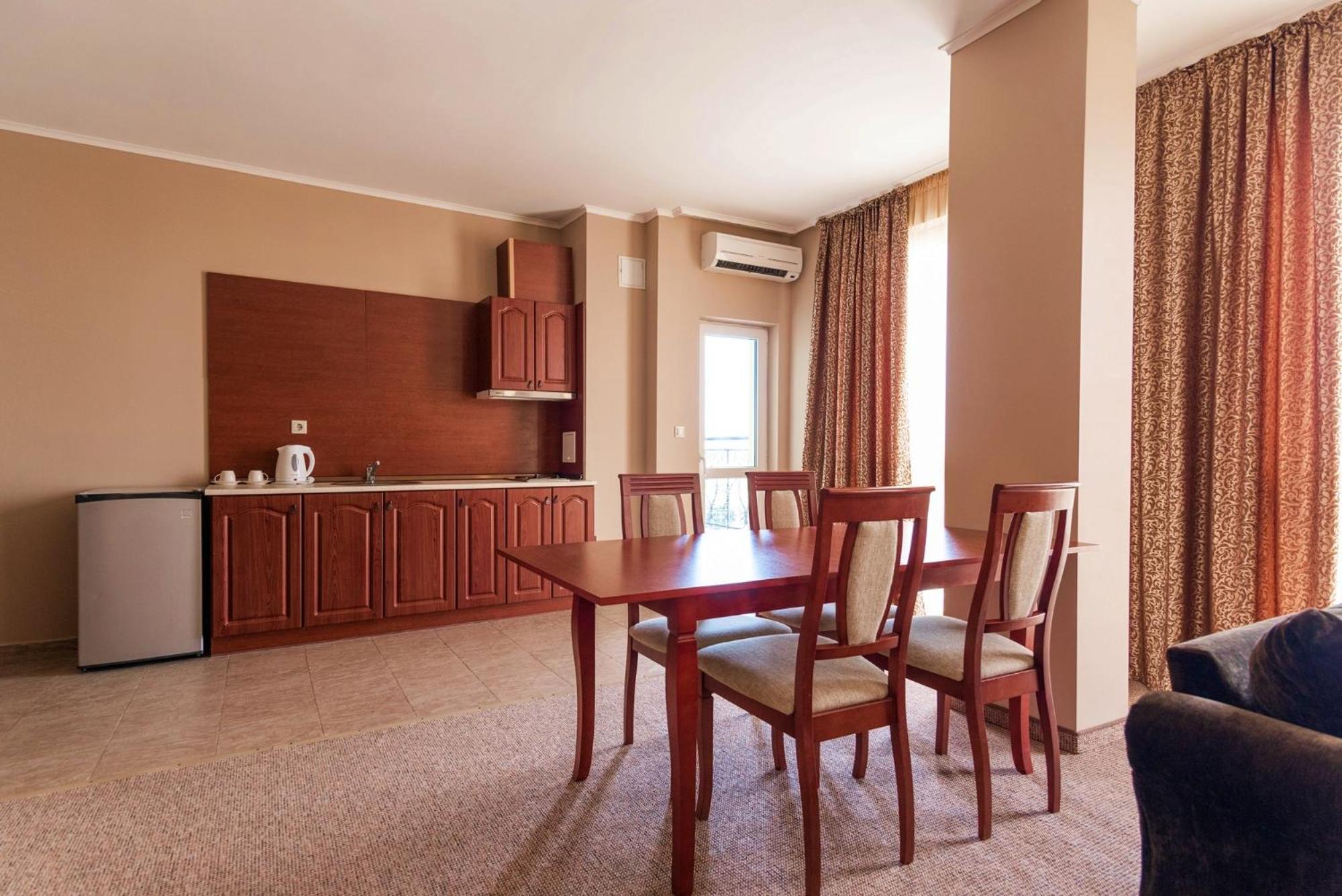 Two-Bedroom Apartment City View