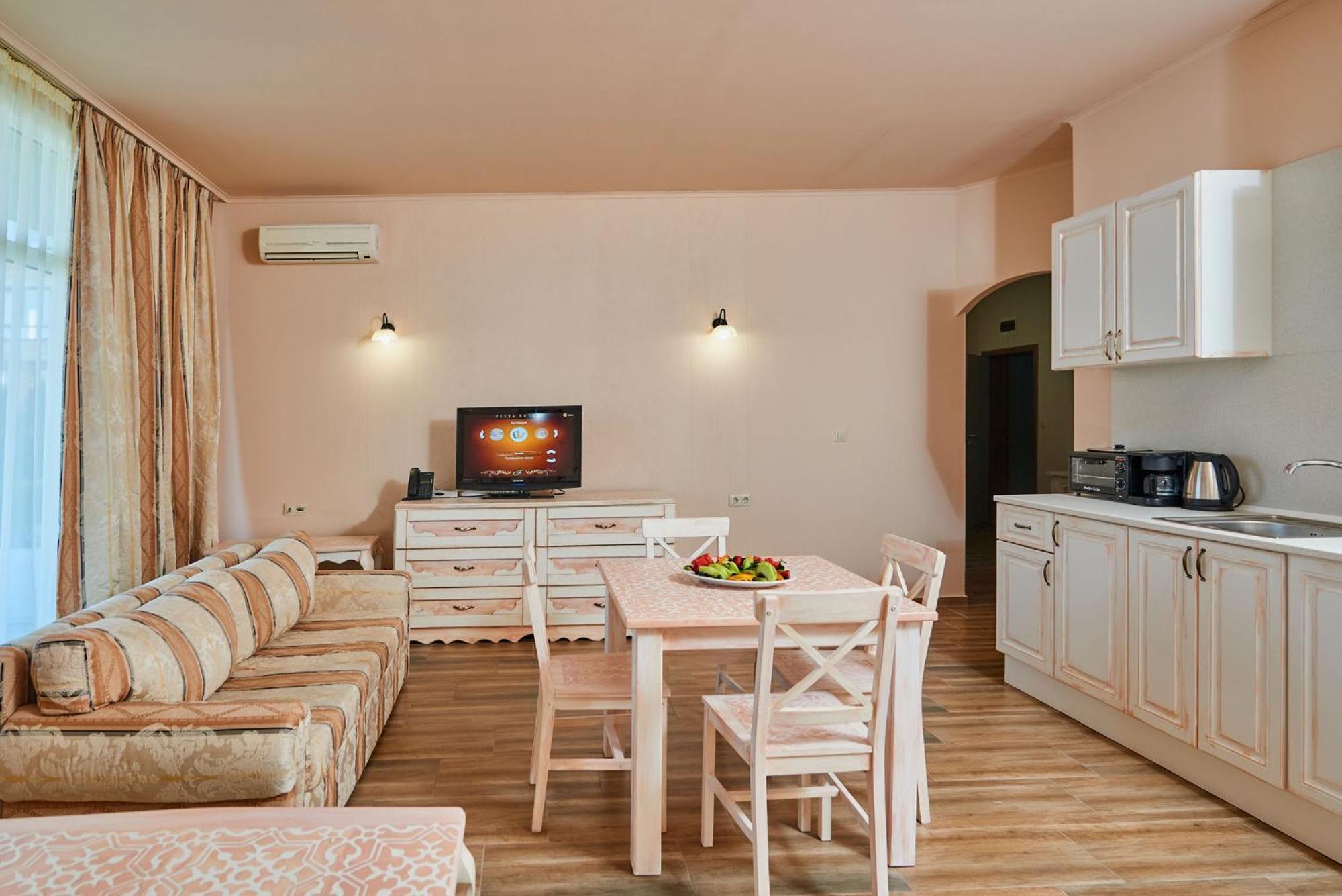 Two-Bedroom Apartment Sea View