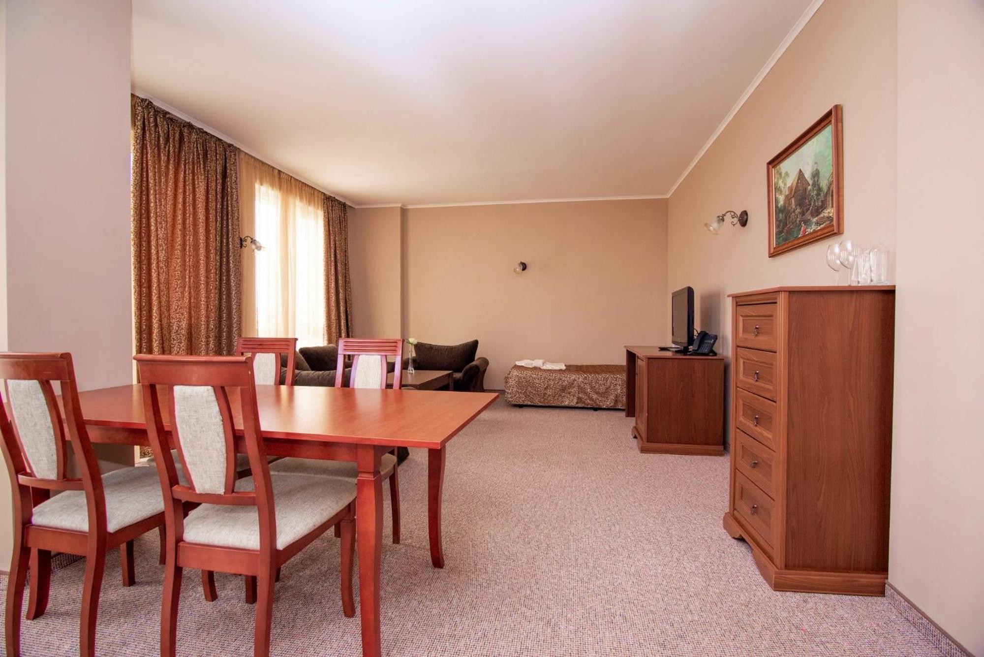Two-Bedroom Apartment City View