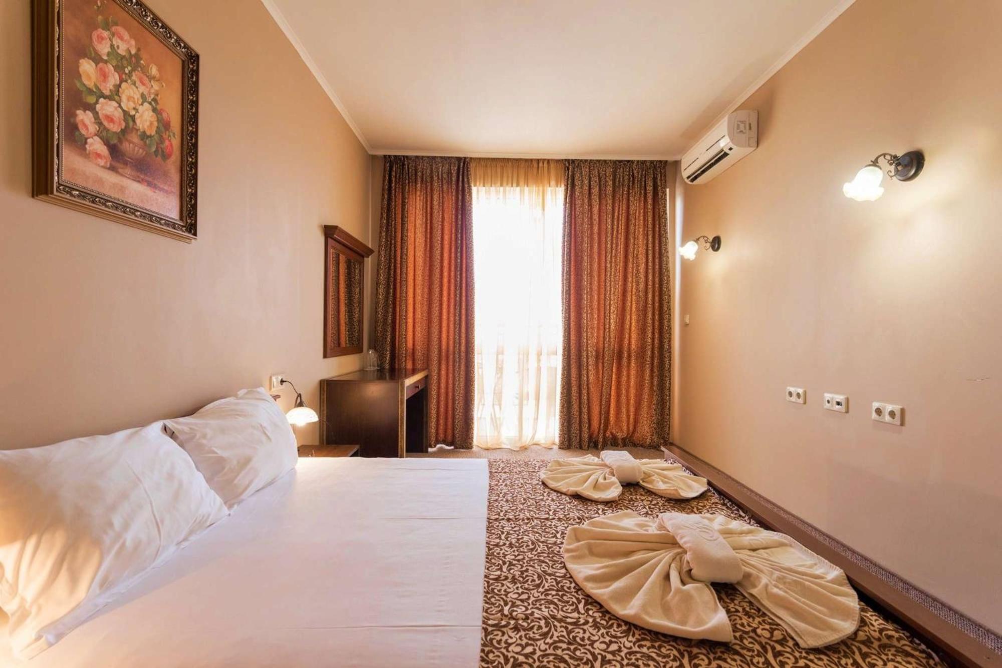 Two-Bedroom Apartment City View