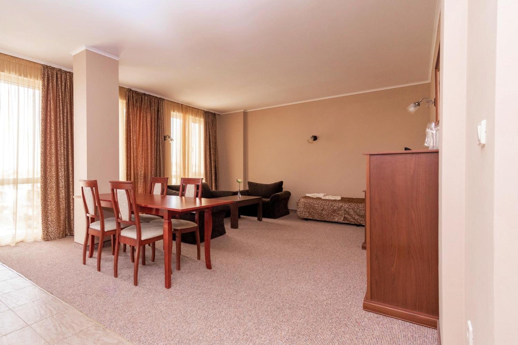 Two-Bedroom Apartment City View
