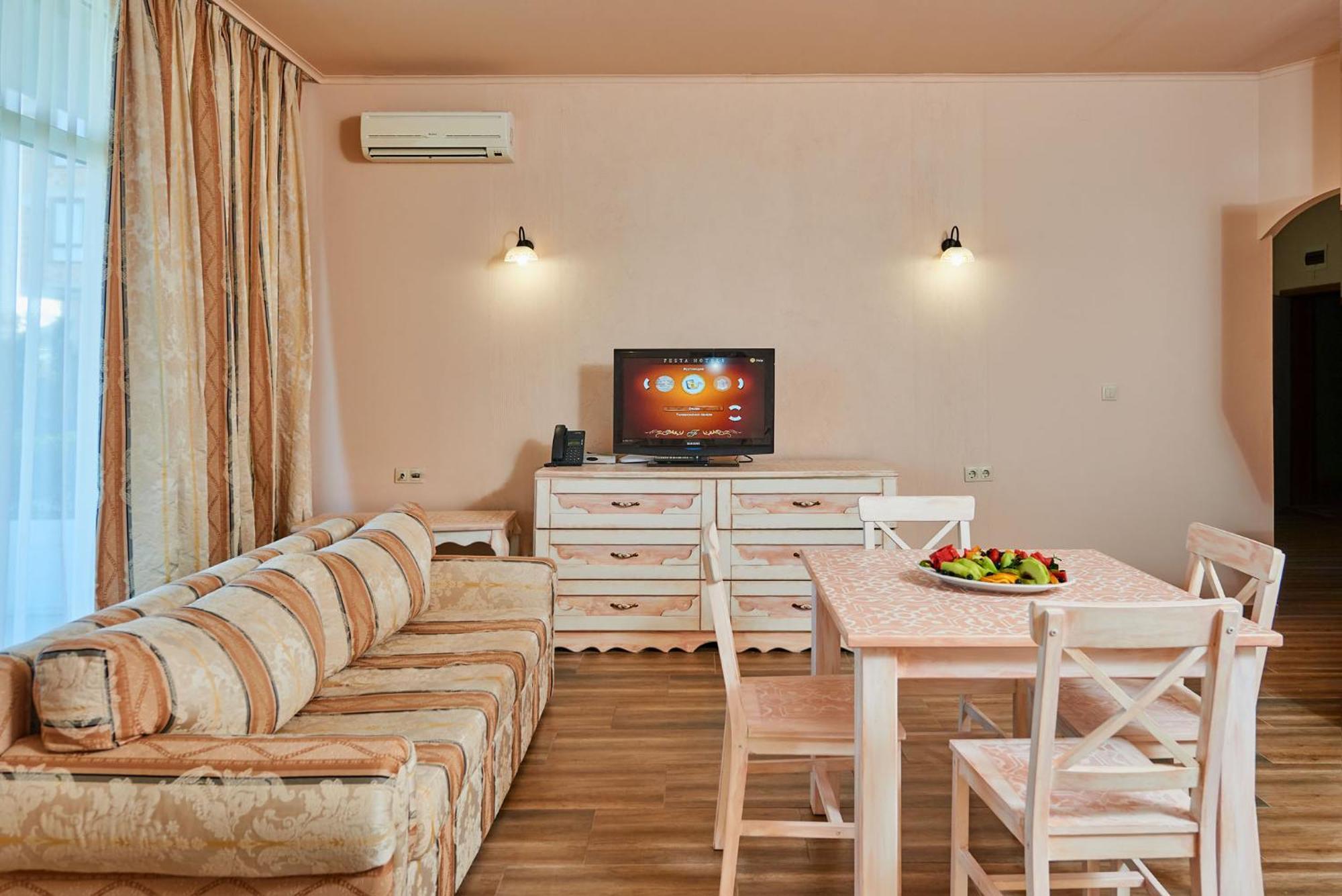 Two-Bedroom Apartment Sea View