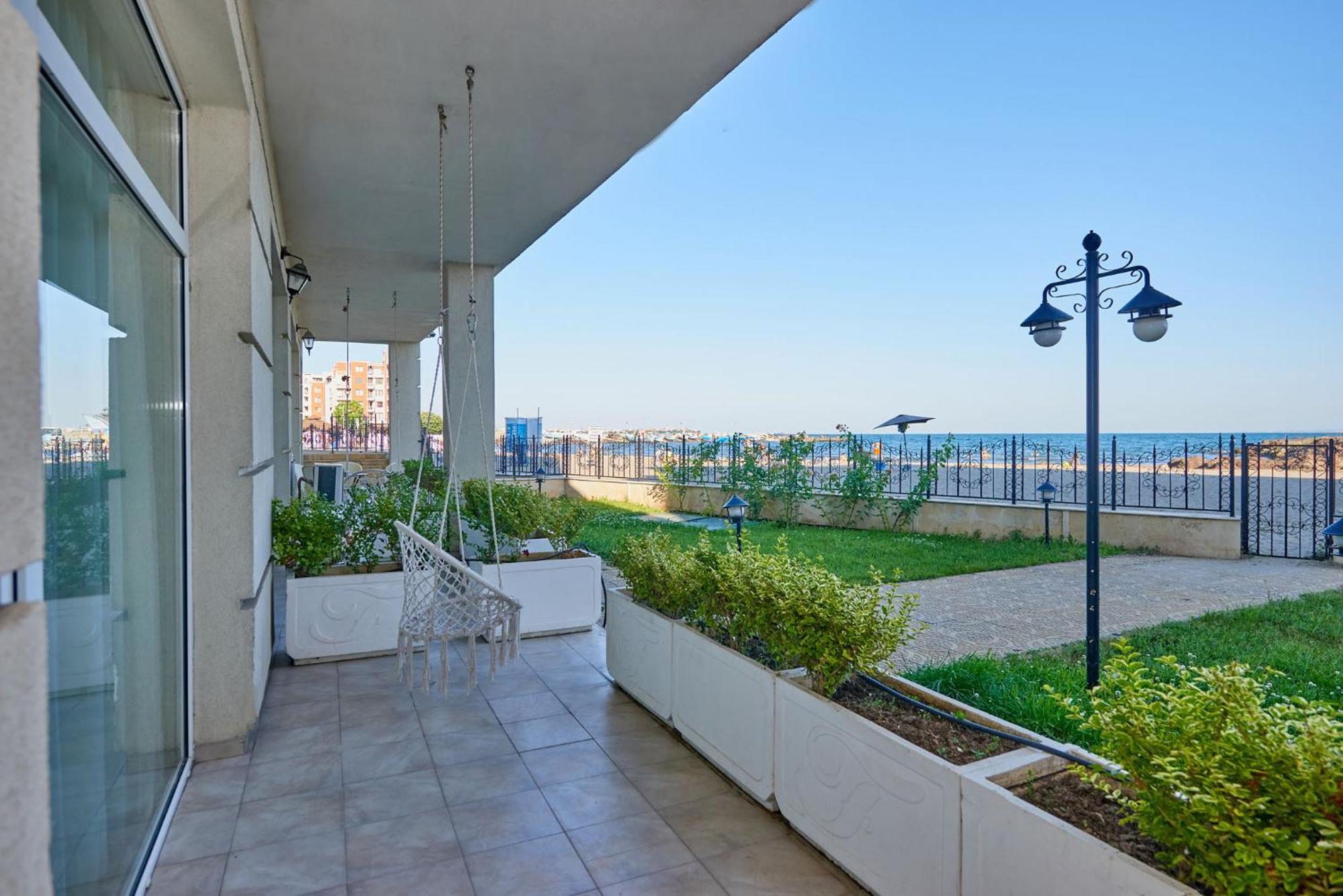 Two-Bedroom Apartment Sea View