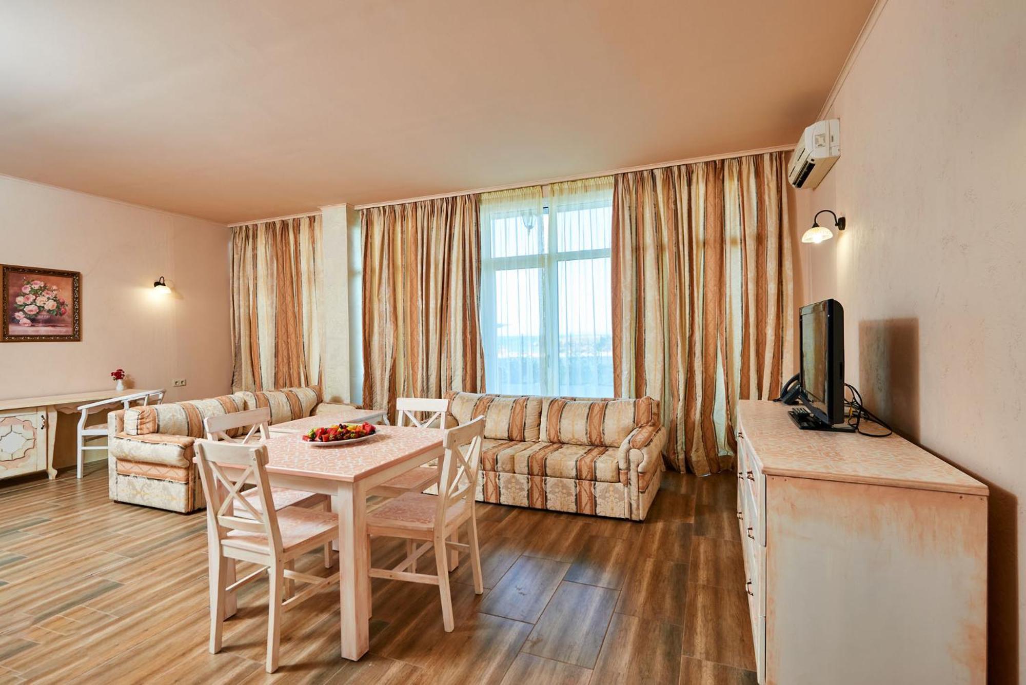 Two-Bedroom Apartment Sea View