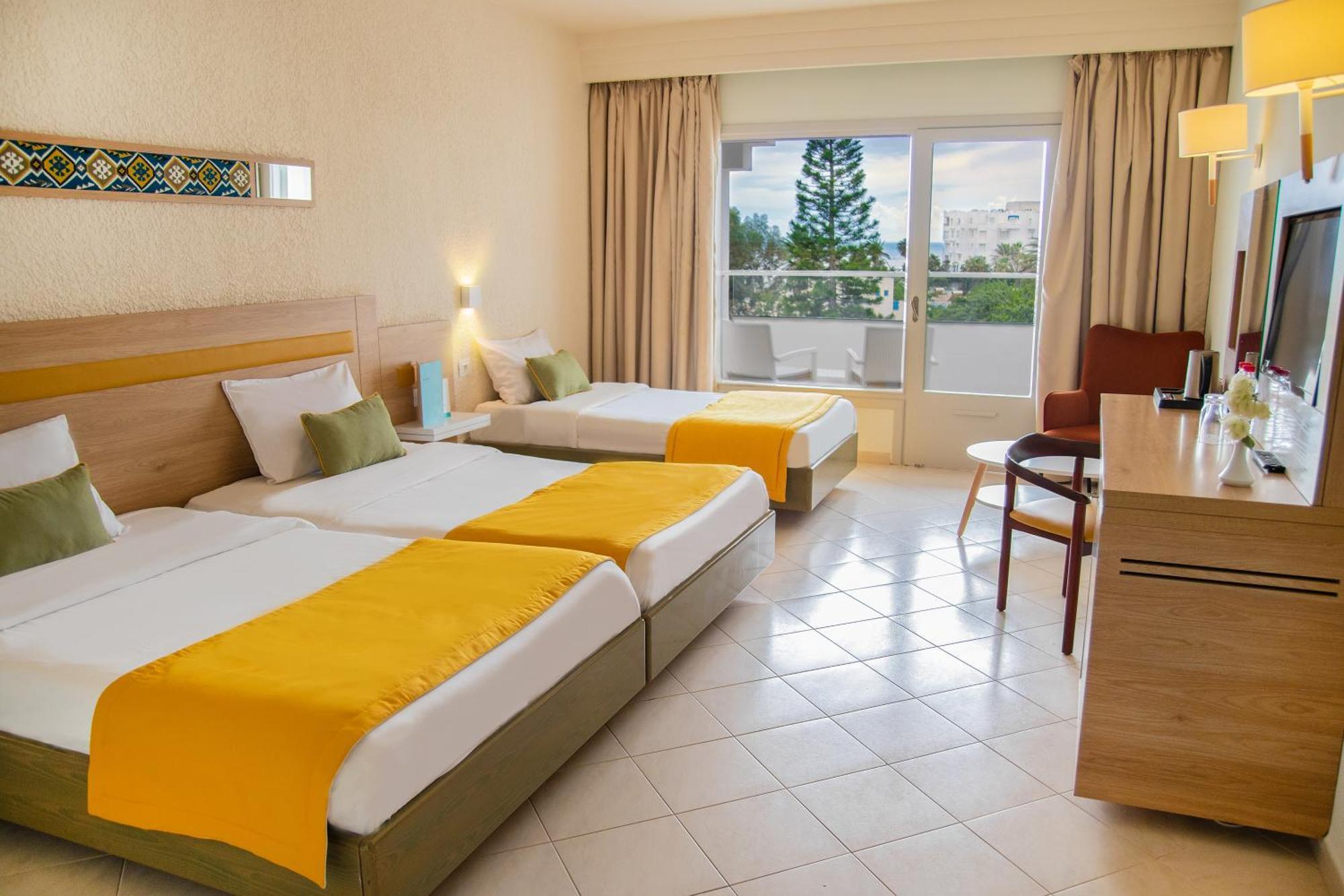 Triple Room with Garden View