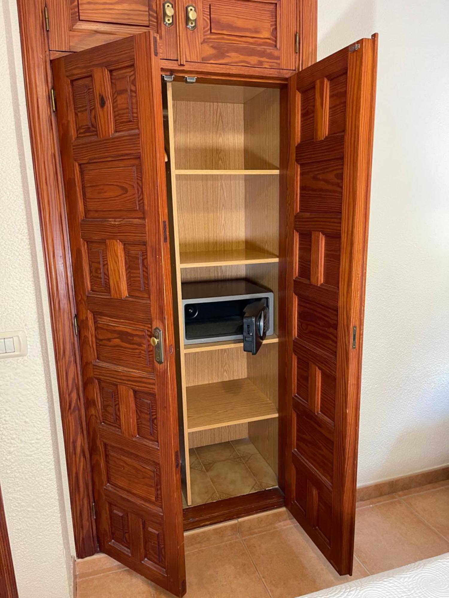 Deluxe One-Bedroom Apartment,1688792179:JPEG