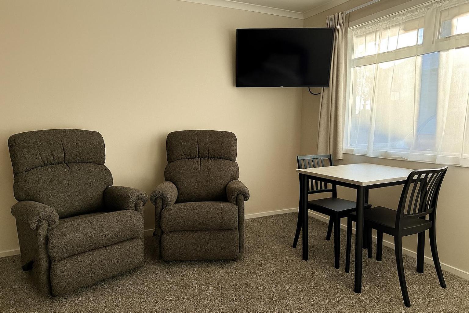 Deluxe Studio