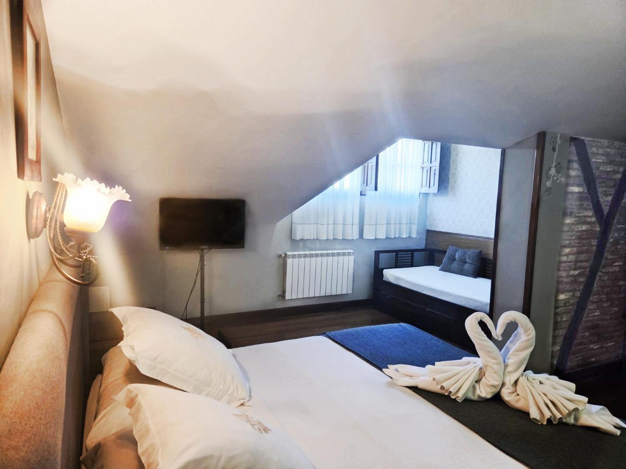 Family Room,1688838123:JPEG