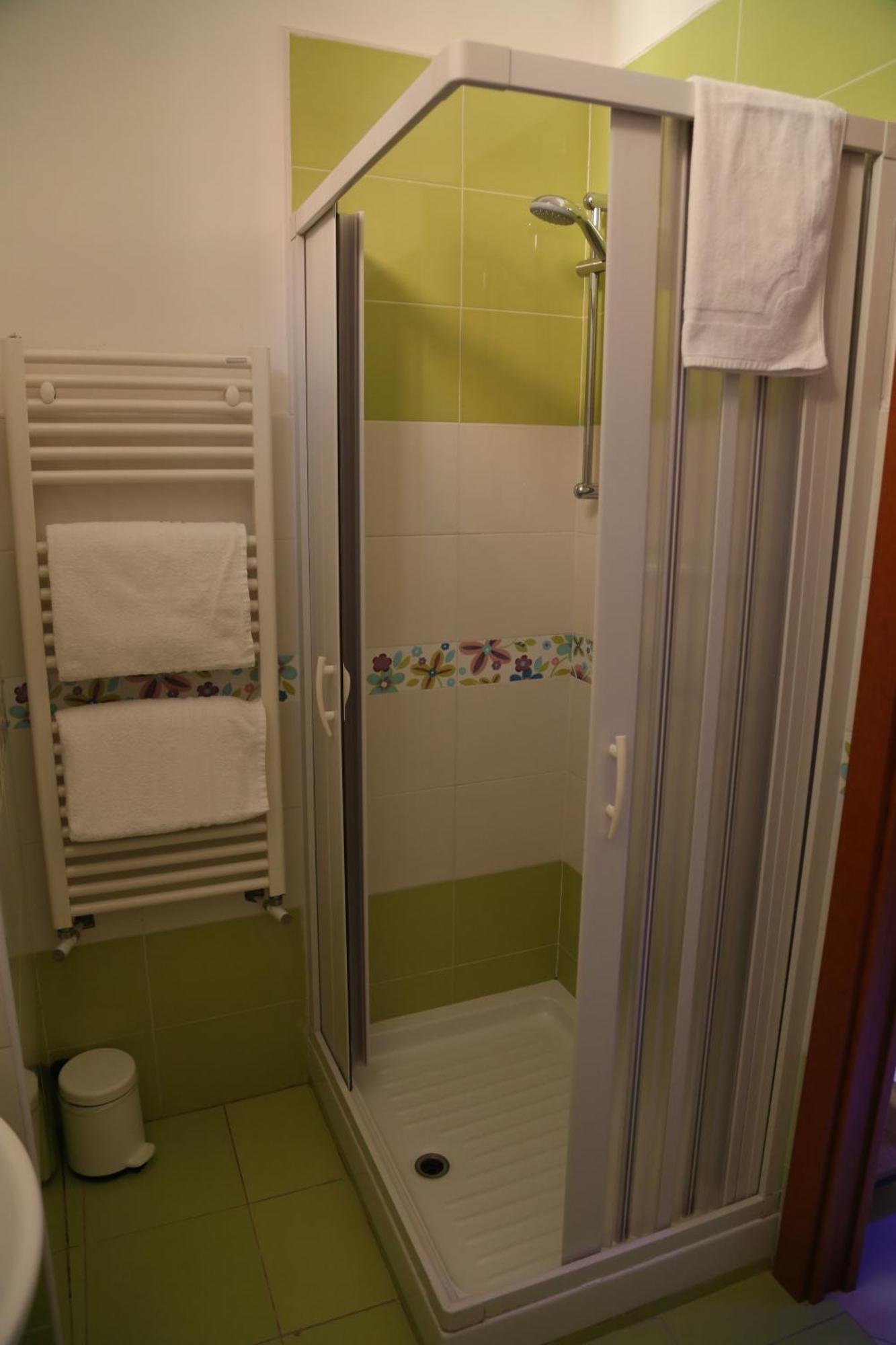 Suite Hot Tub,1689917182:JPEG