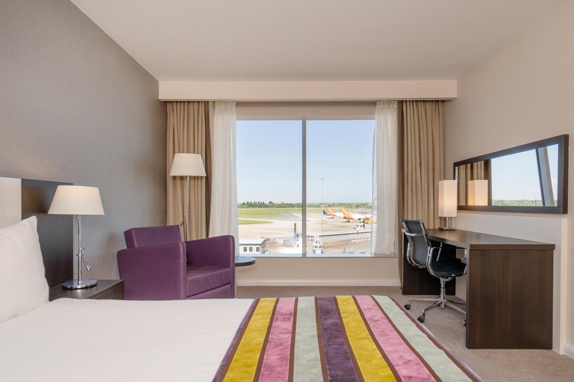 Premium King Room with Airport View