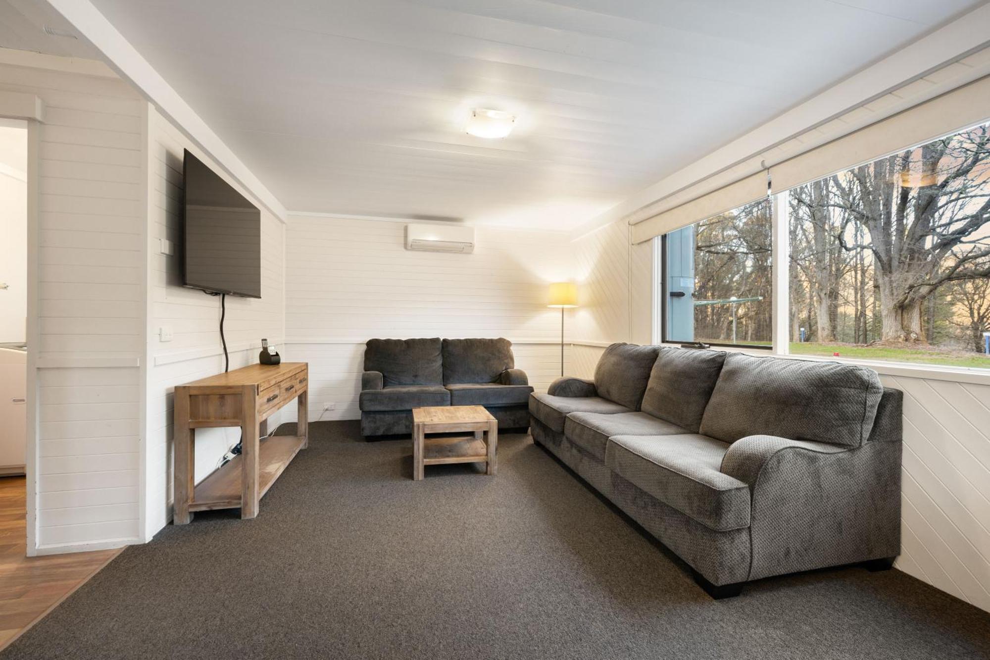2 Bedroom Holiday Home