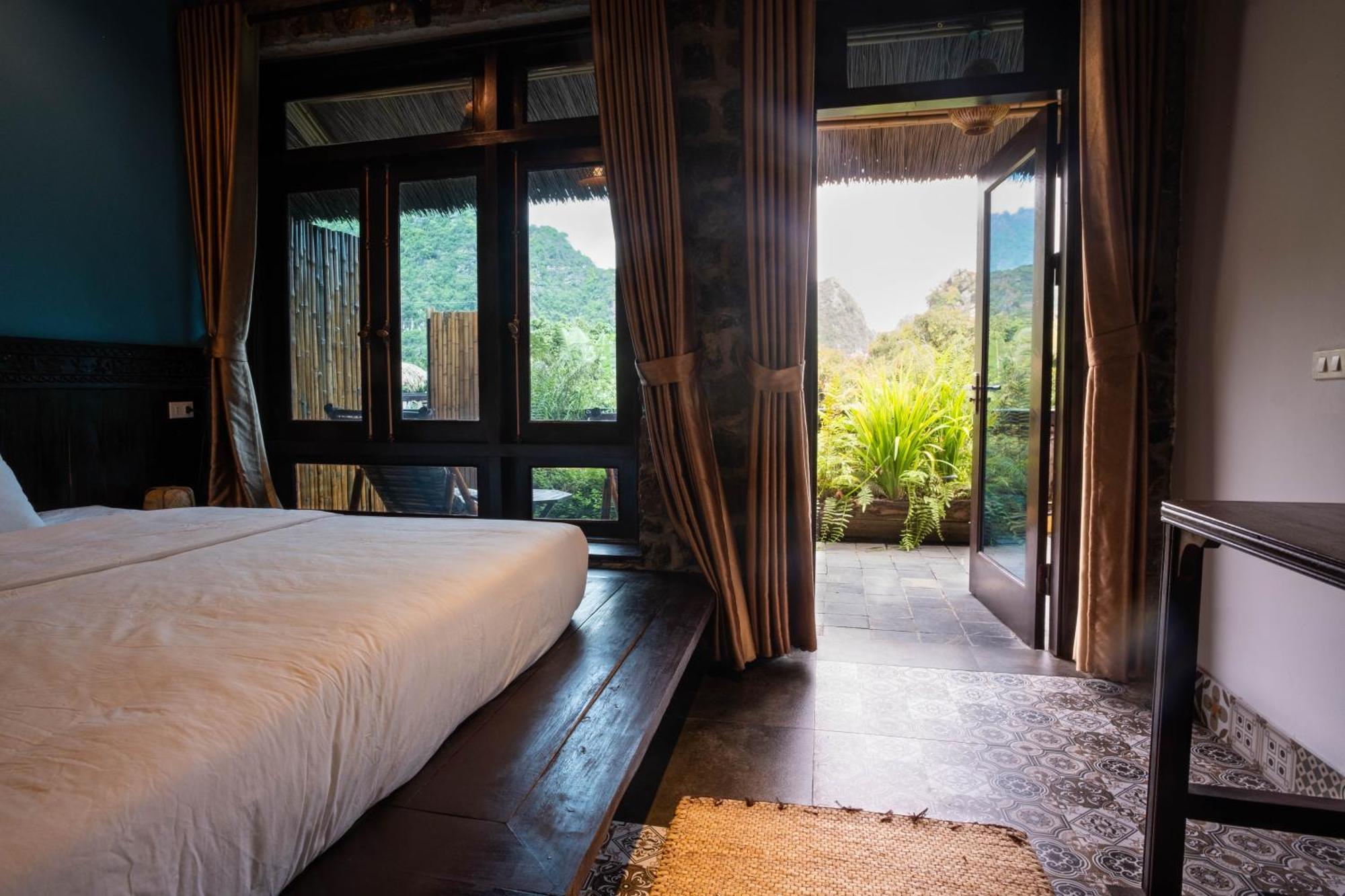 King Room with Pool View