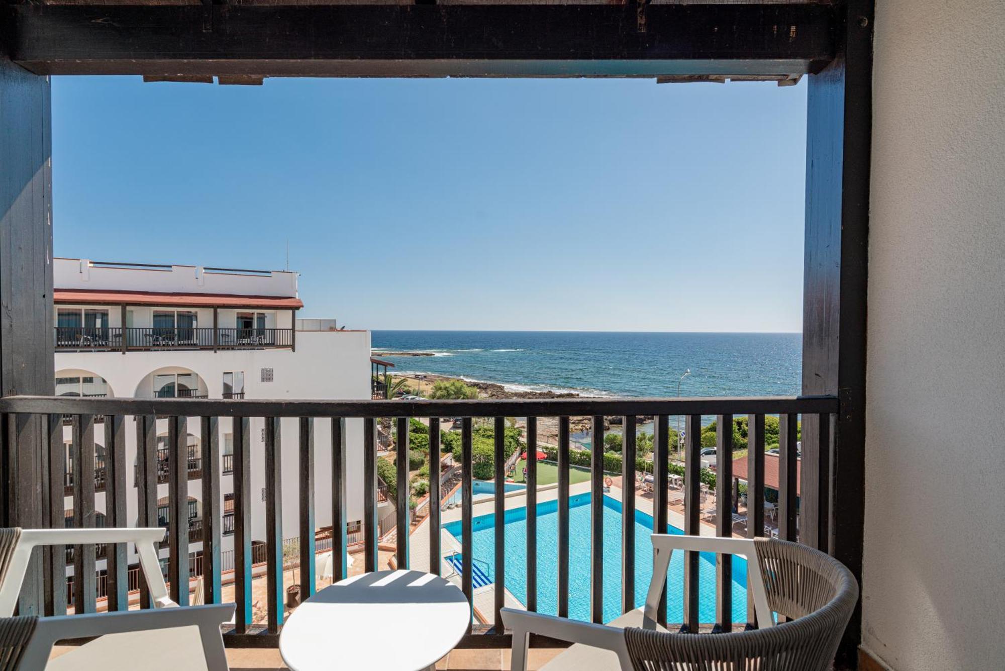 Superior Double Room with Balcony and Sea View
