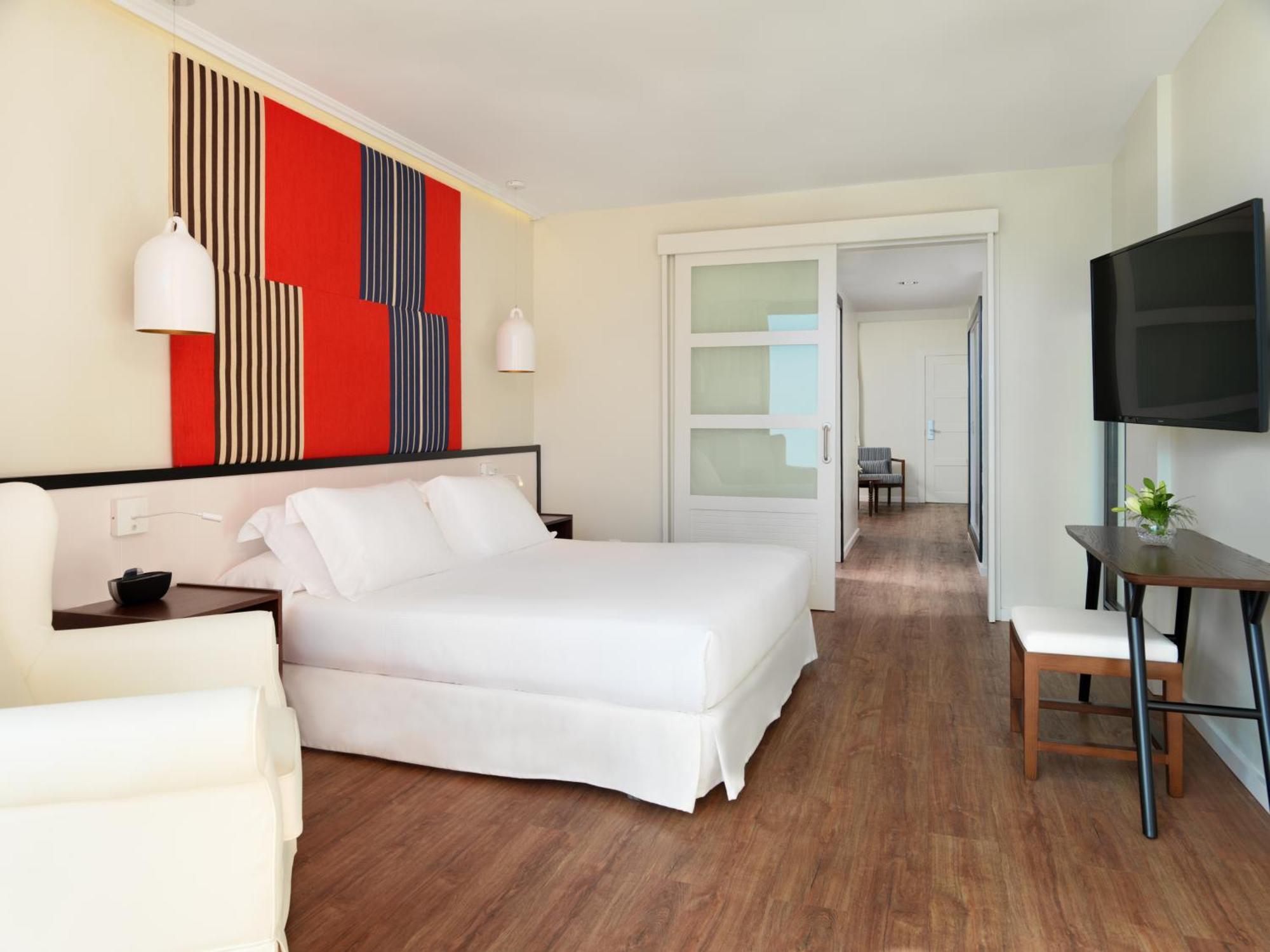 Junior Suite with Sea View (3 Adults + 1 Child)