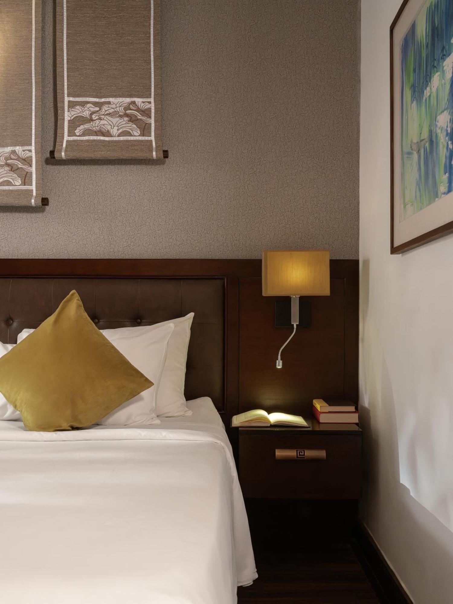 Superior Twin Room No Window Daily Minibar & 1 time Afternoon Tea,1695755509:JPEG