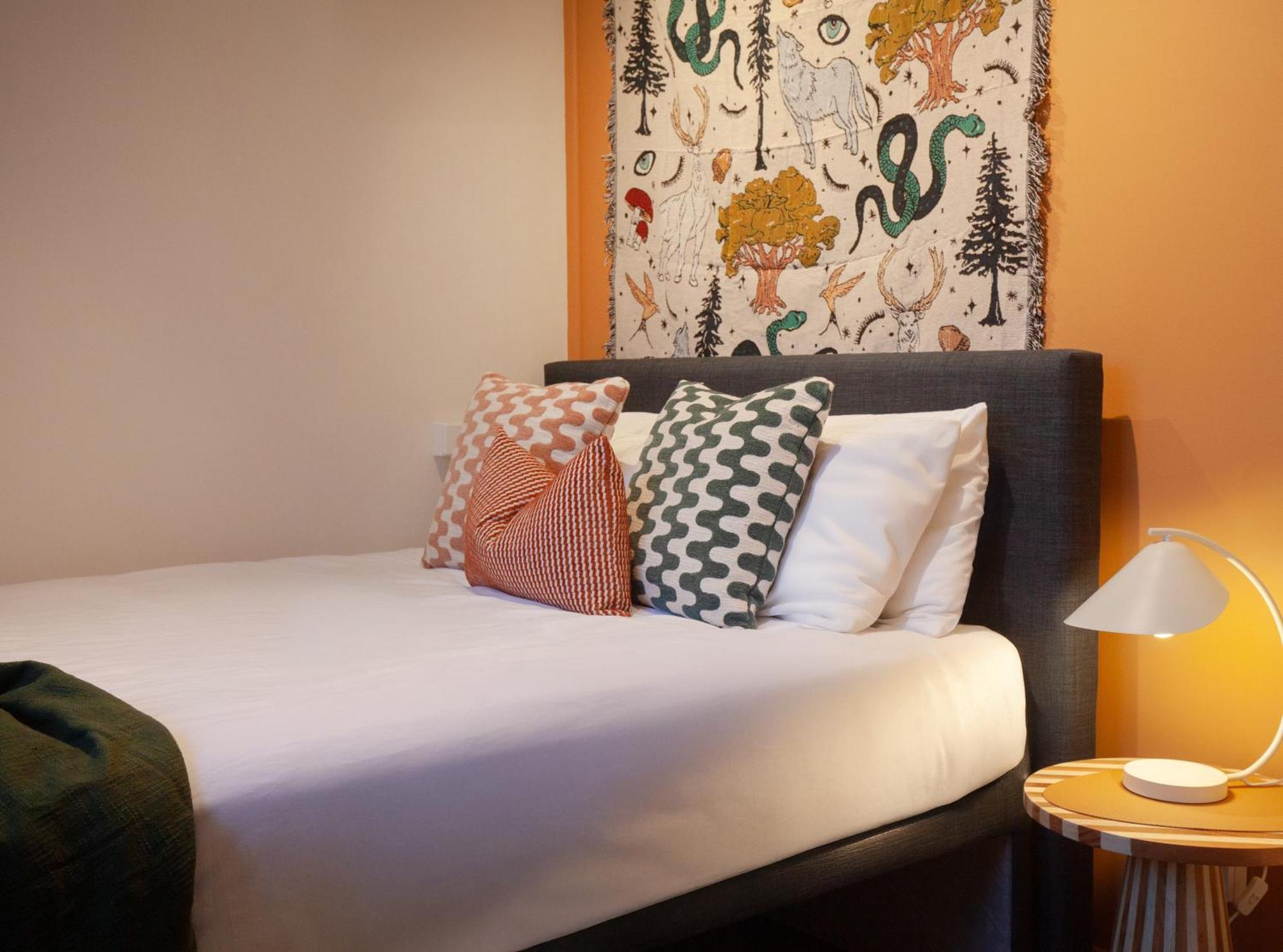 Private Queen Room