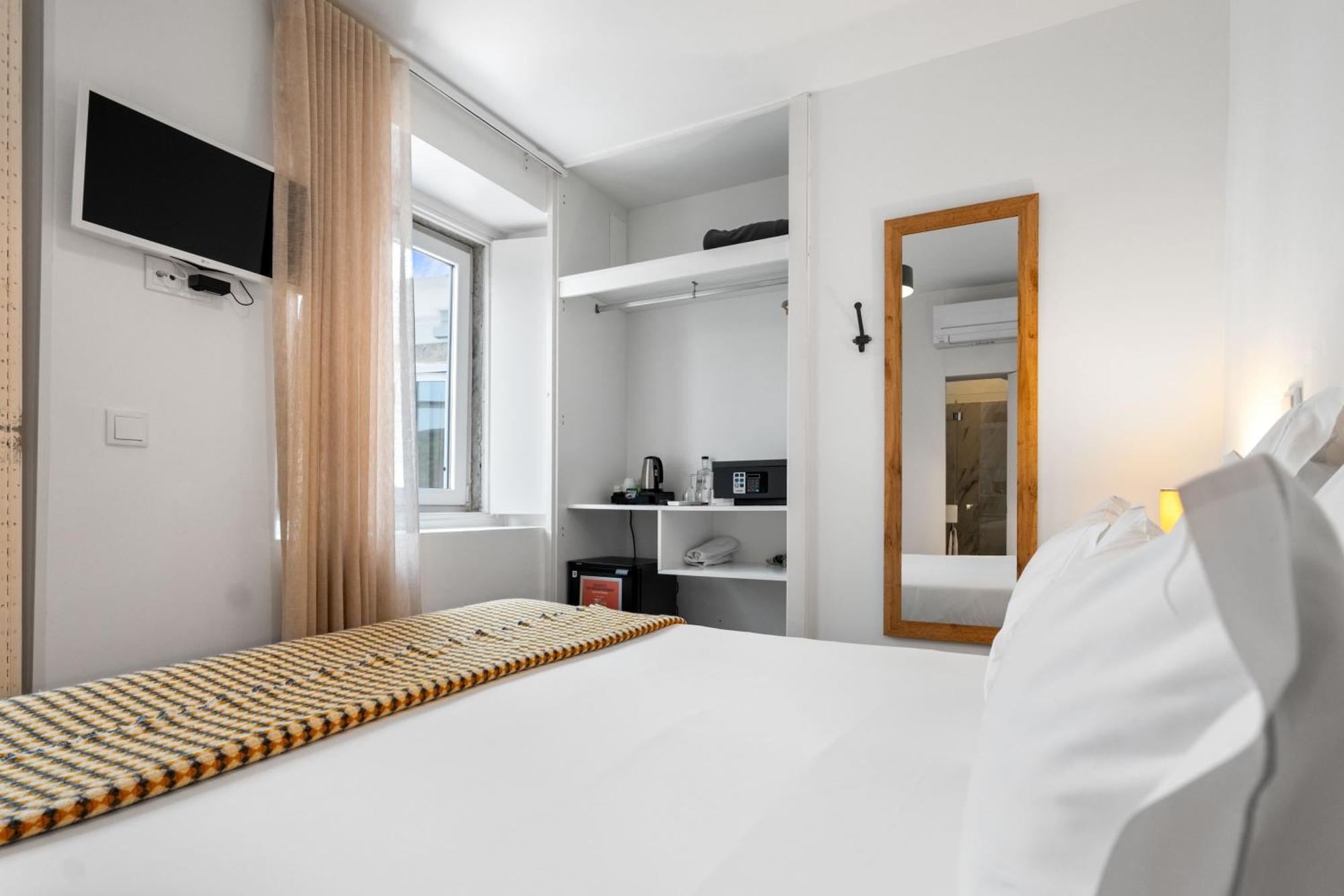 Small Double Room,1697805612:JPEG