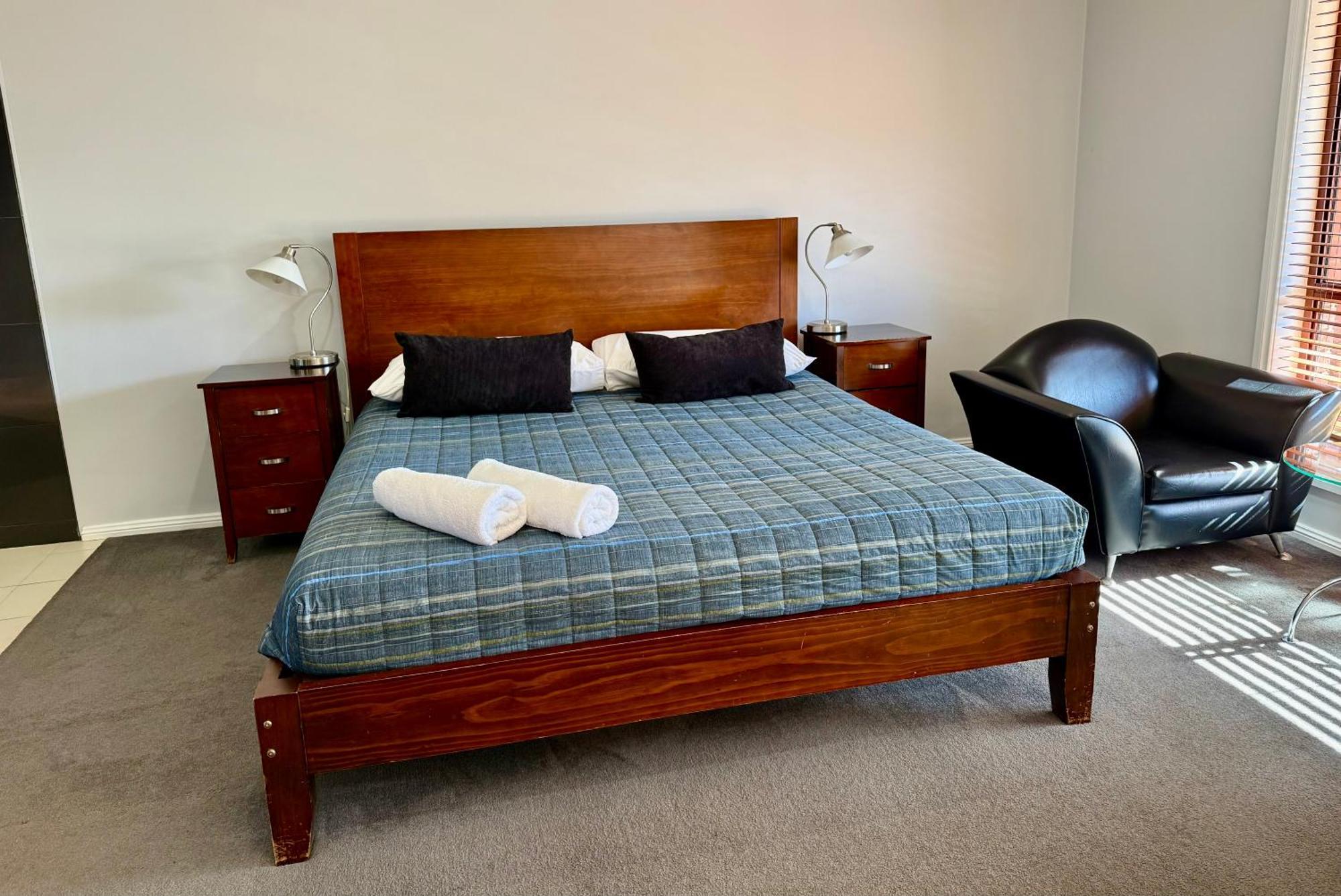 Deluxe King Suite