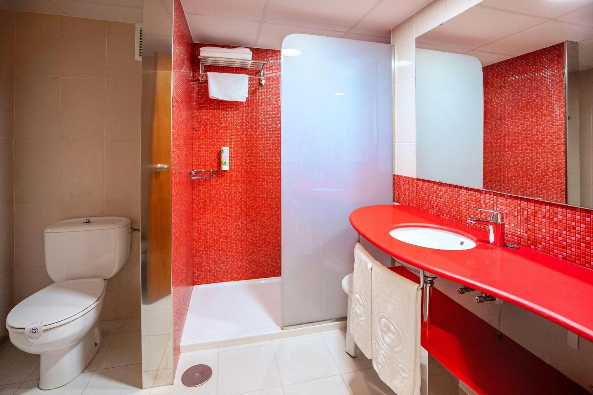 Chambre Double Supérieure (3 Adultes + 1 Enfant)